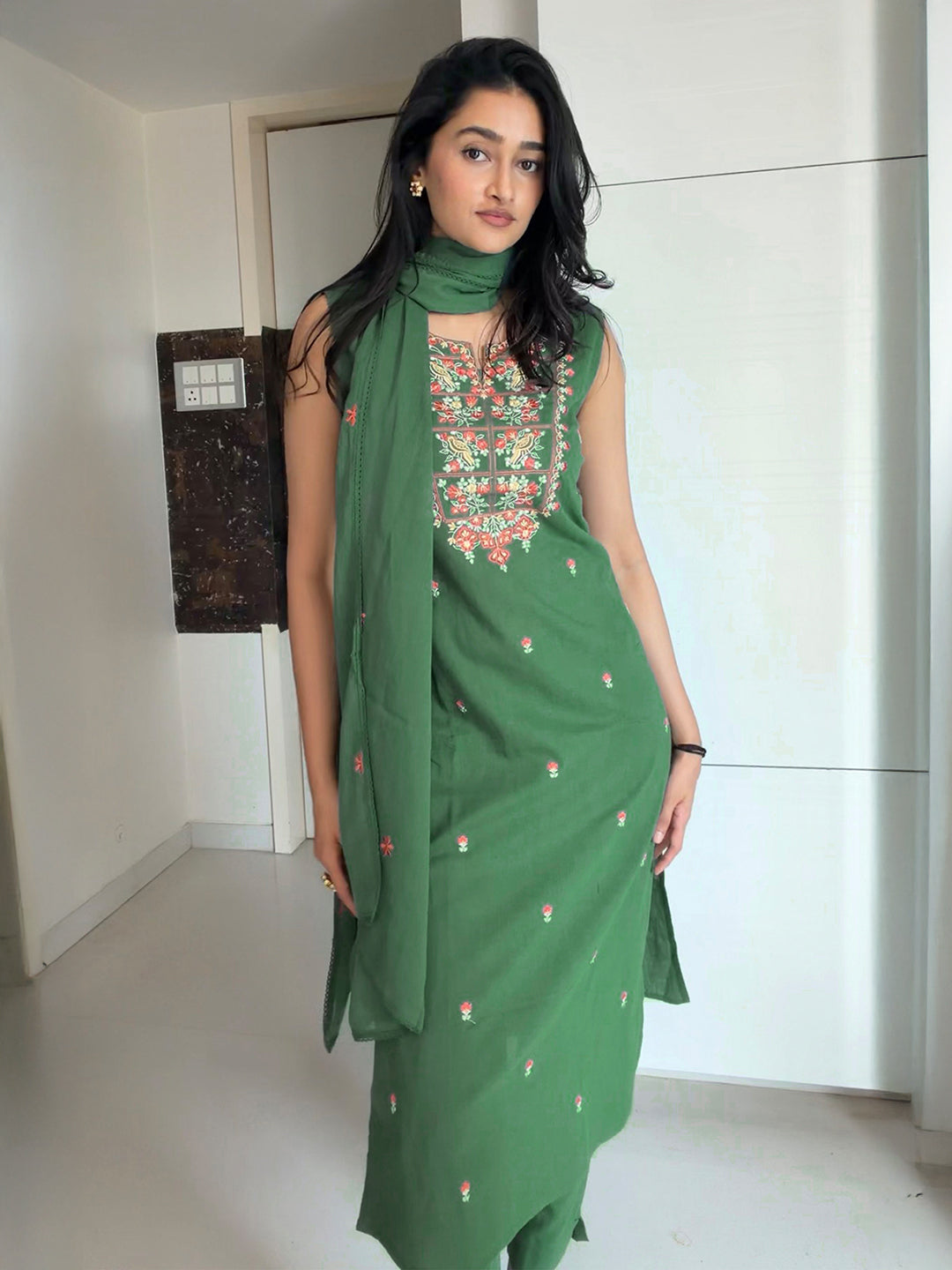 Janasya Women's Green Linen Cotton Embroidered Straight Kurta Set