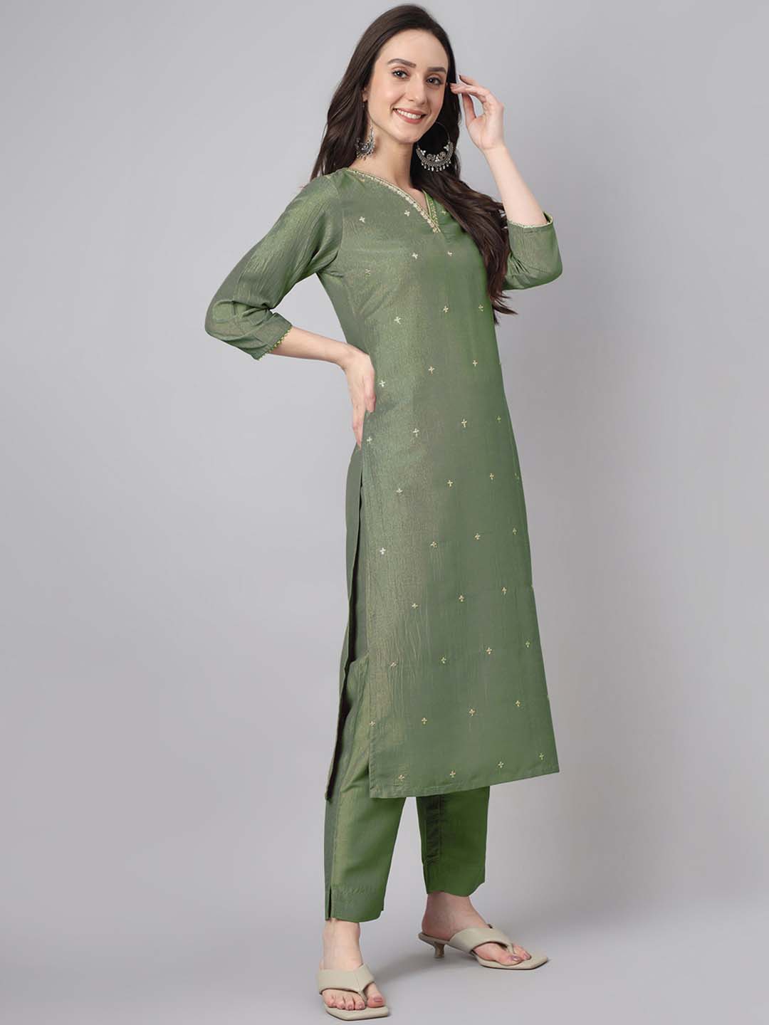 Green Silk Blend Embroidered Regular Kurta Set