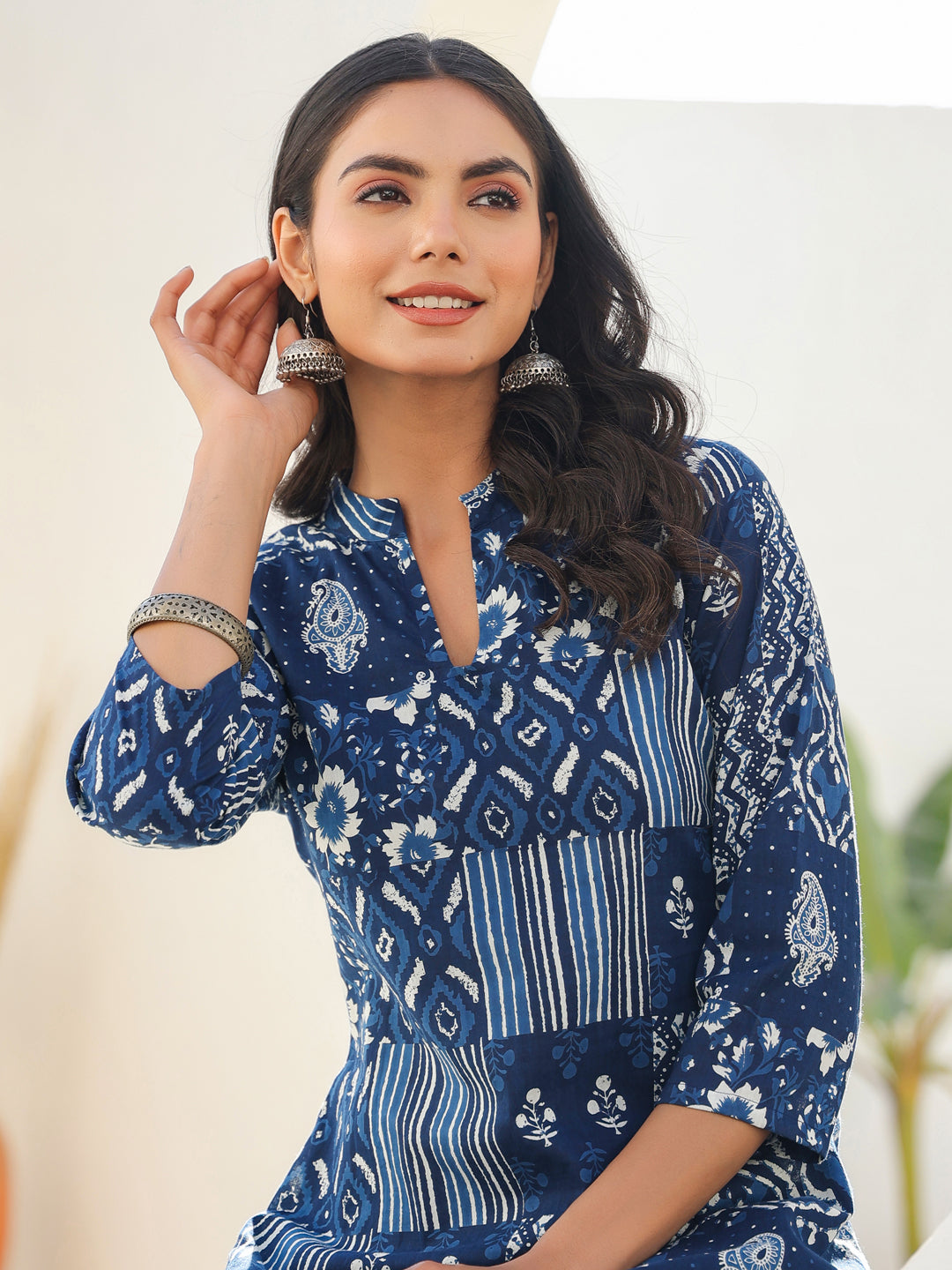 Indigo Pure Cotton Ethnic Motifs Printed Straight Kurta Pant Set