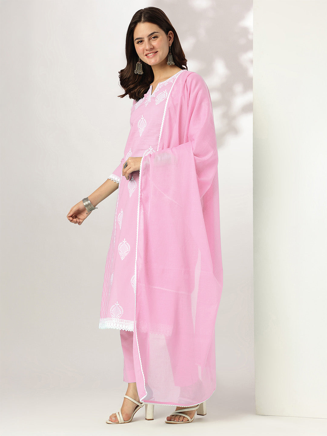Janasya Women's Light Pink Pure Cotton Embroidered Straight Kurta Set