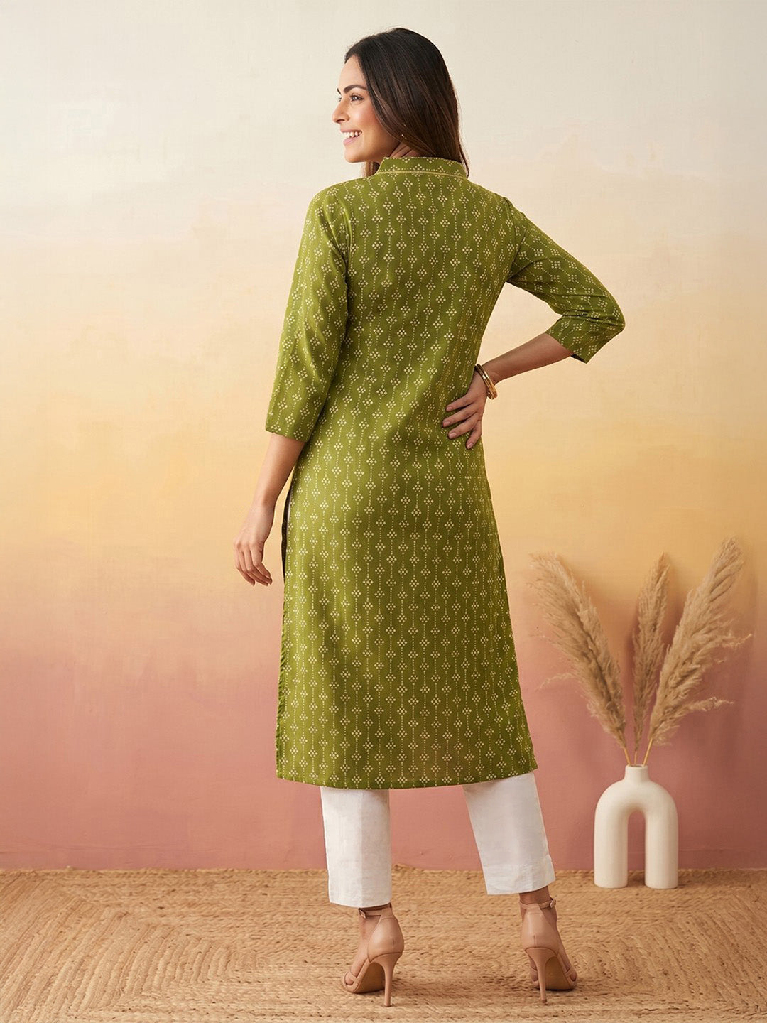 Janasya Women's Olive Pure Cotton Ethnic Motifs Printed Straight Kurta
