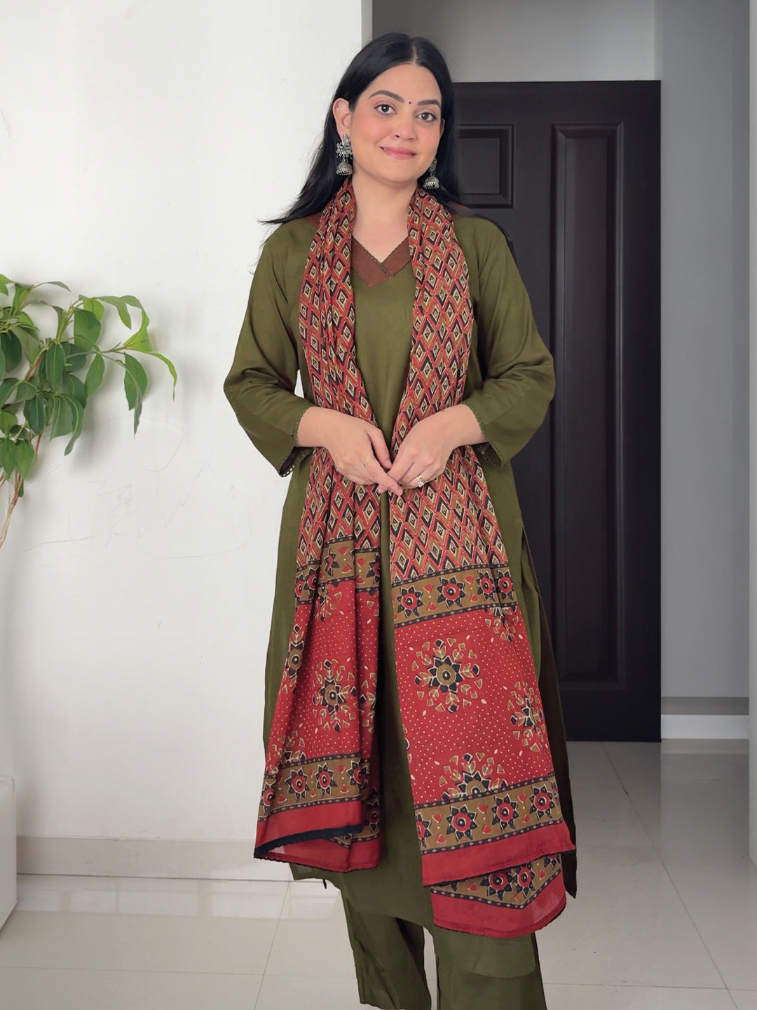 Janasya Women's Olive Green Rayon Slub Straight Kurta Set With Printed Dupatta
