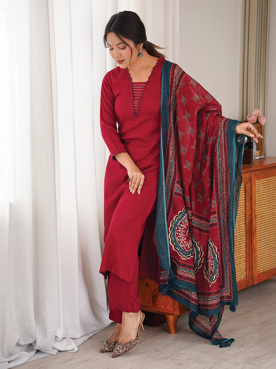 Janasya Women's Maroon Rayon Yoke Design Straight Kurta Set With Printed Dupatta