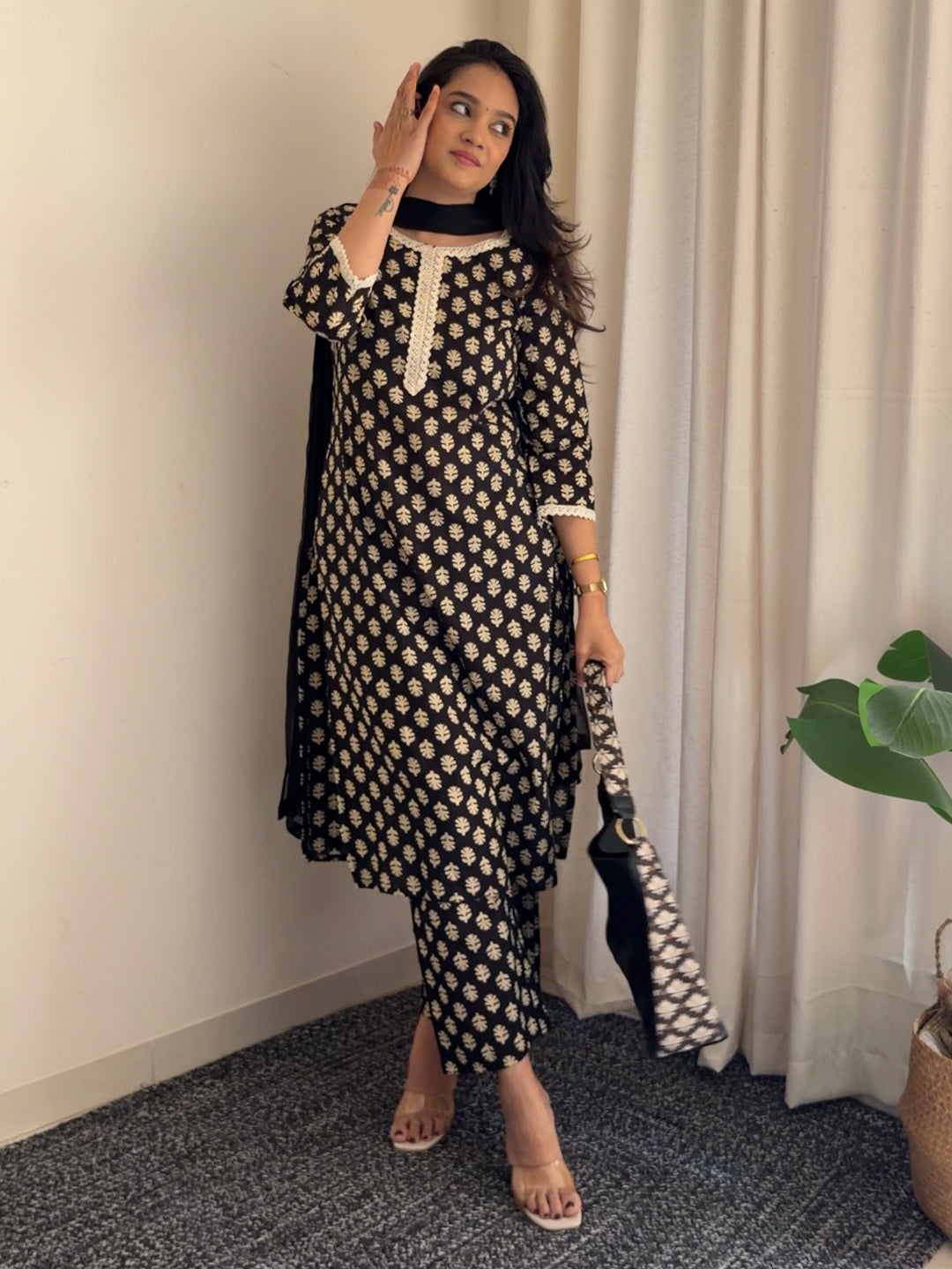 Janasya Women's Black Pure Cotton Floral Printed Straight Kurta Set