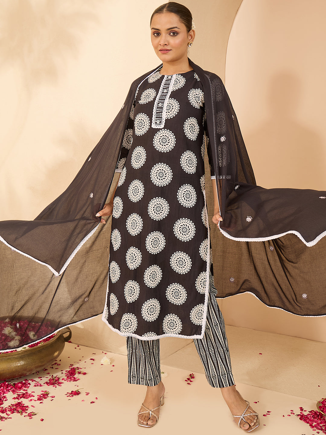 Janasya Women's Black Pure Cotton Floral Printed Straight Kurta Set