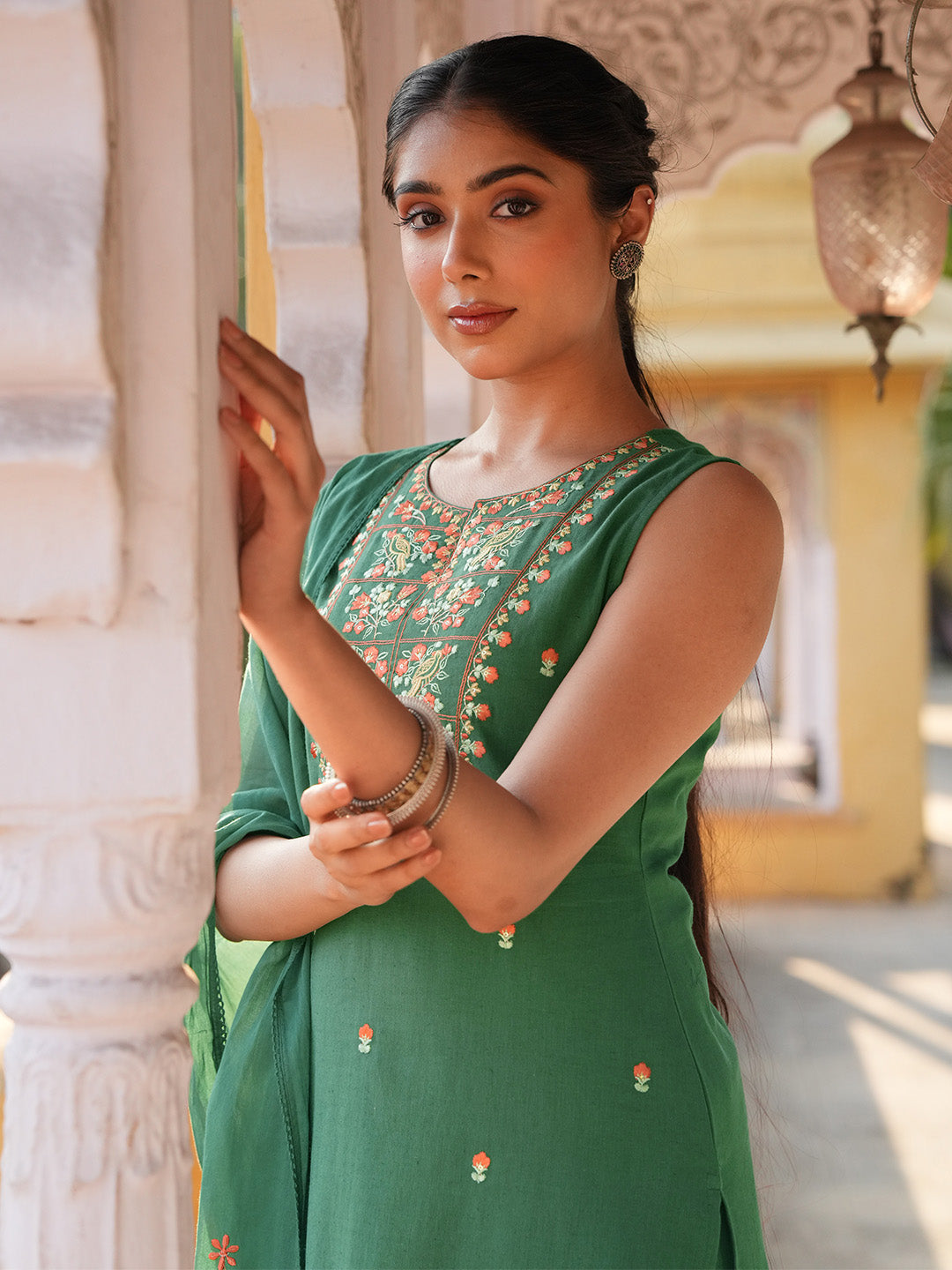 Janasya Women's Green Linen Cotton Embroidered Straight Kurta Set