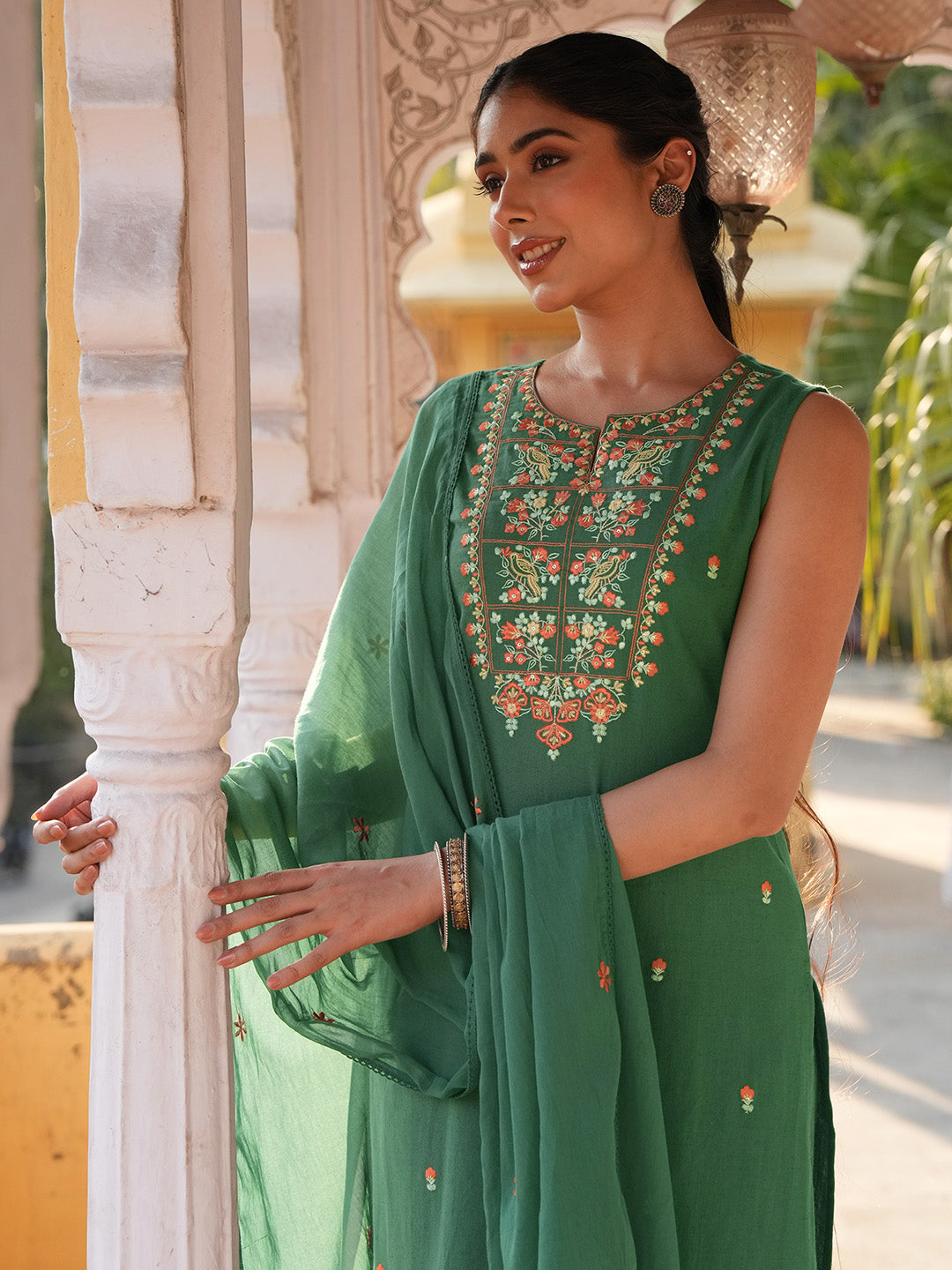Janasya Women's Green Linen Cotton Embroidered Straight Kurta Set