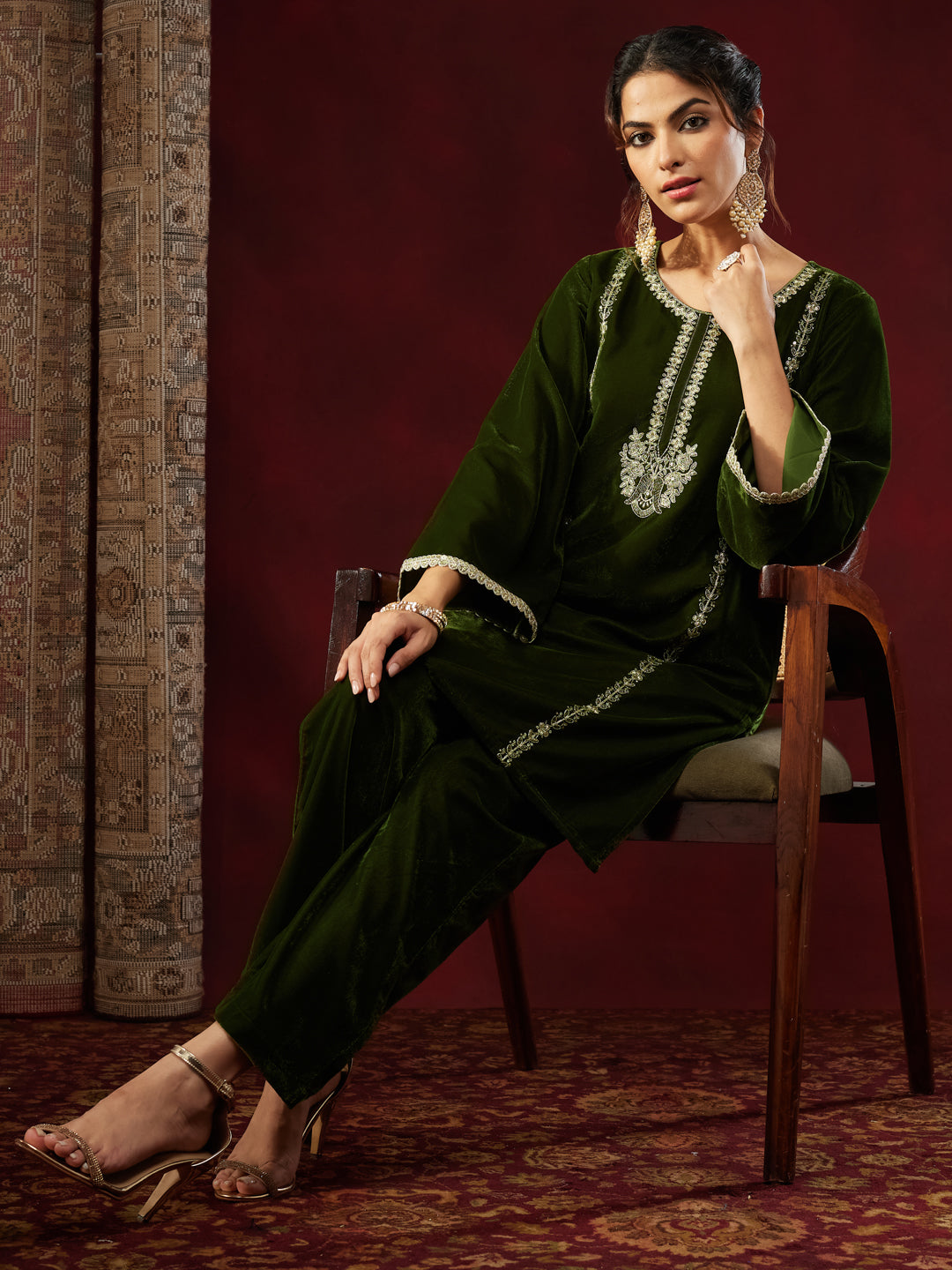 Janasya Women's Olive Green Velvet Zari Embroidered Straight Co-ord Set