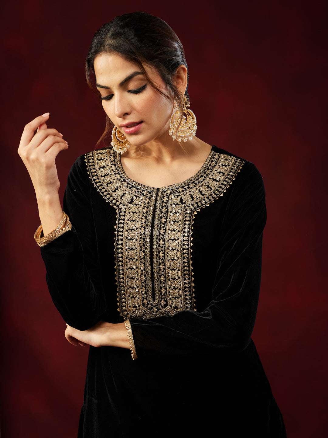 Janasya Women's Black Velvet Zari Yoke Embroidered Straight Co-ord Set