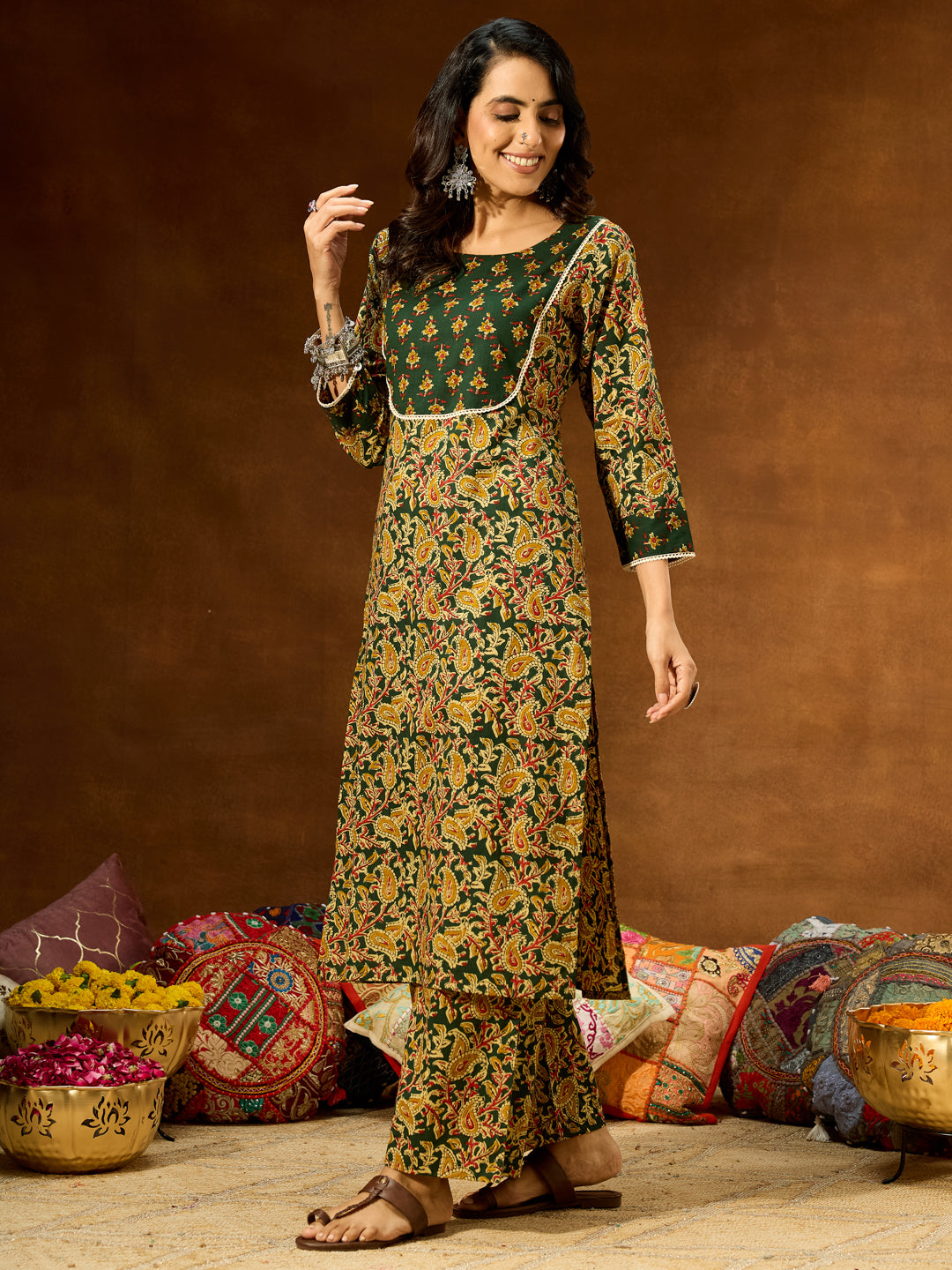 Janasya Women's Green Pure Cotton Paisley Printed Straight Kurta Pant Set
