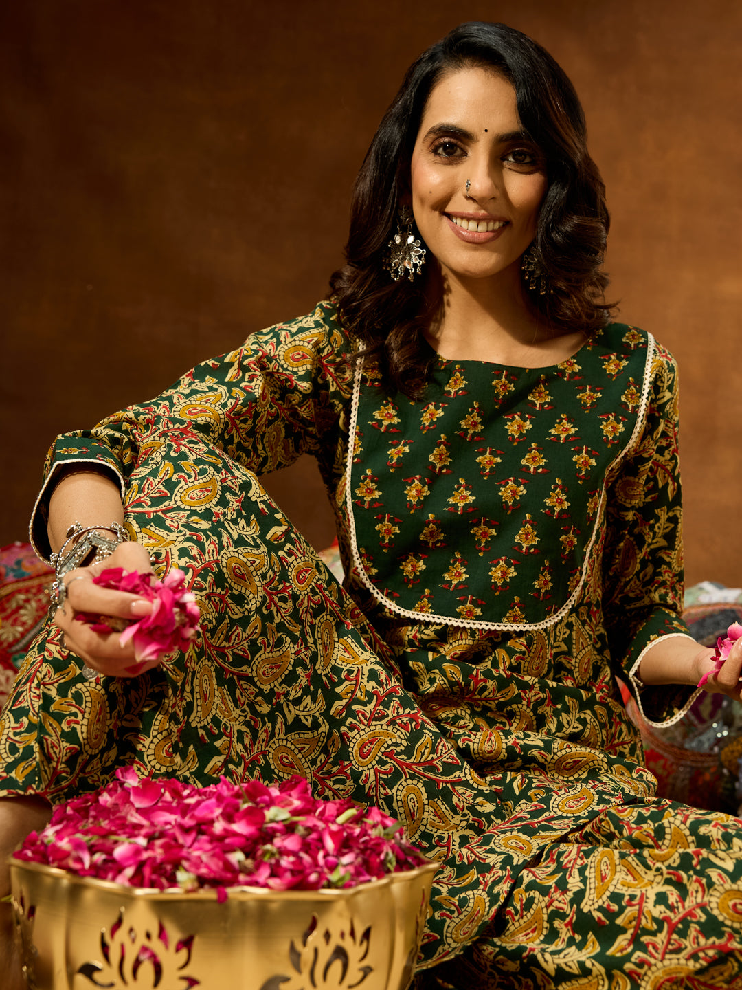 Janasya Women's Green Pure Cotton Paisley Printed Straight Kurta Pant Set