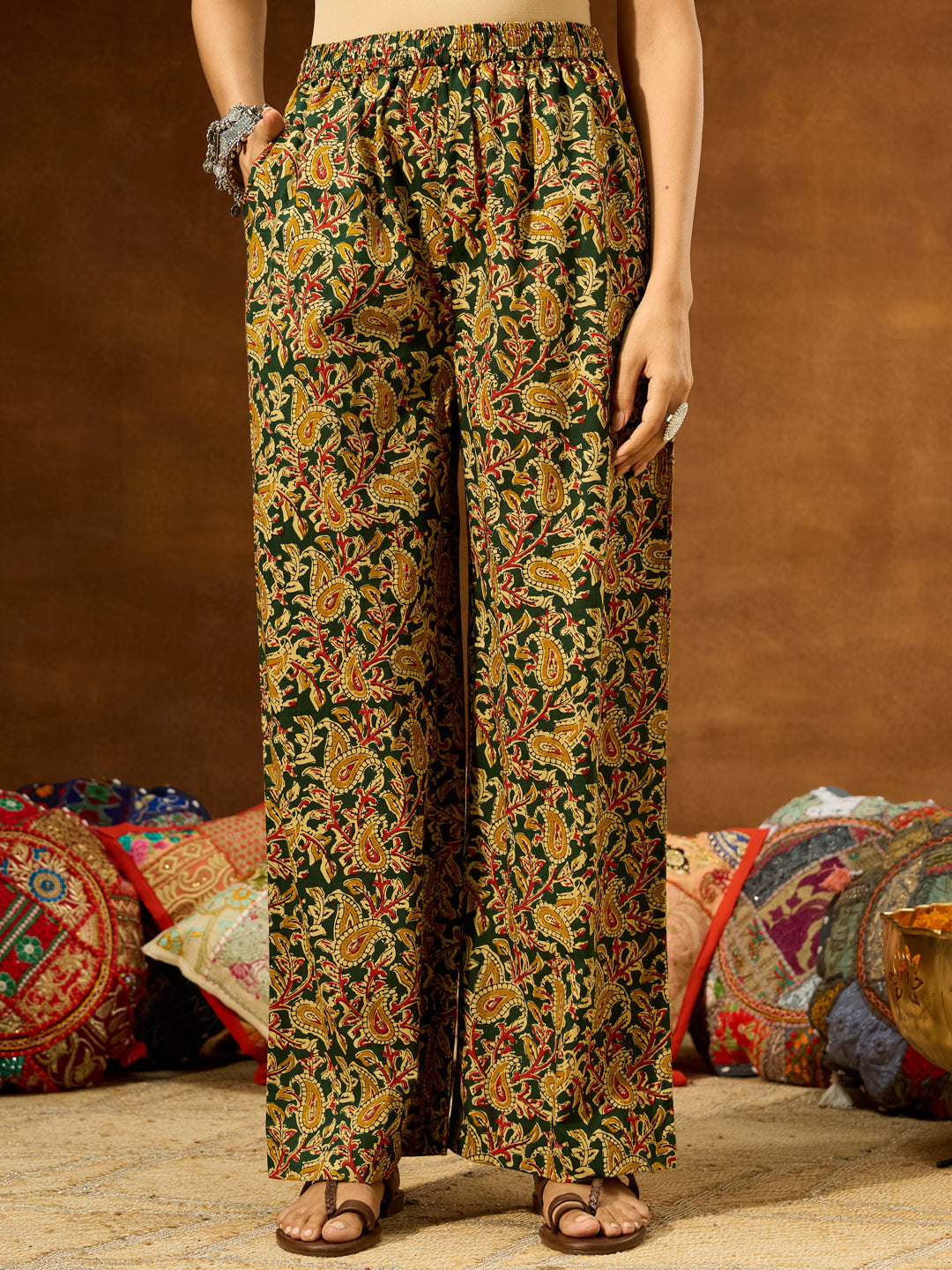 Janasya Women's Green Pure Cotton Paisley Printed Straight Kurta Pant Set