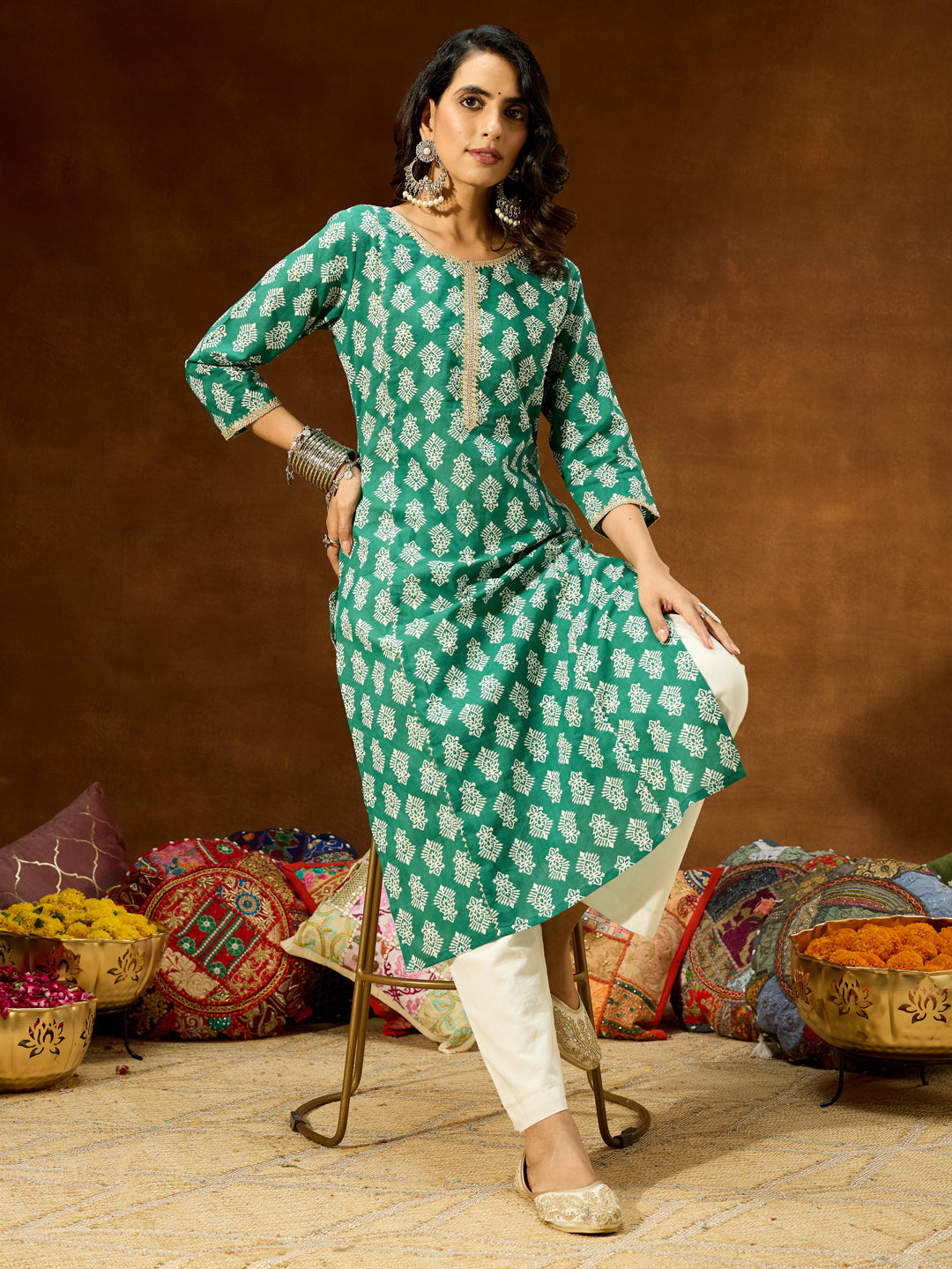 Janasya Women's Green Pure Cotton Ethnic Motifs Printed Straight Kurta