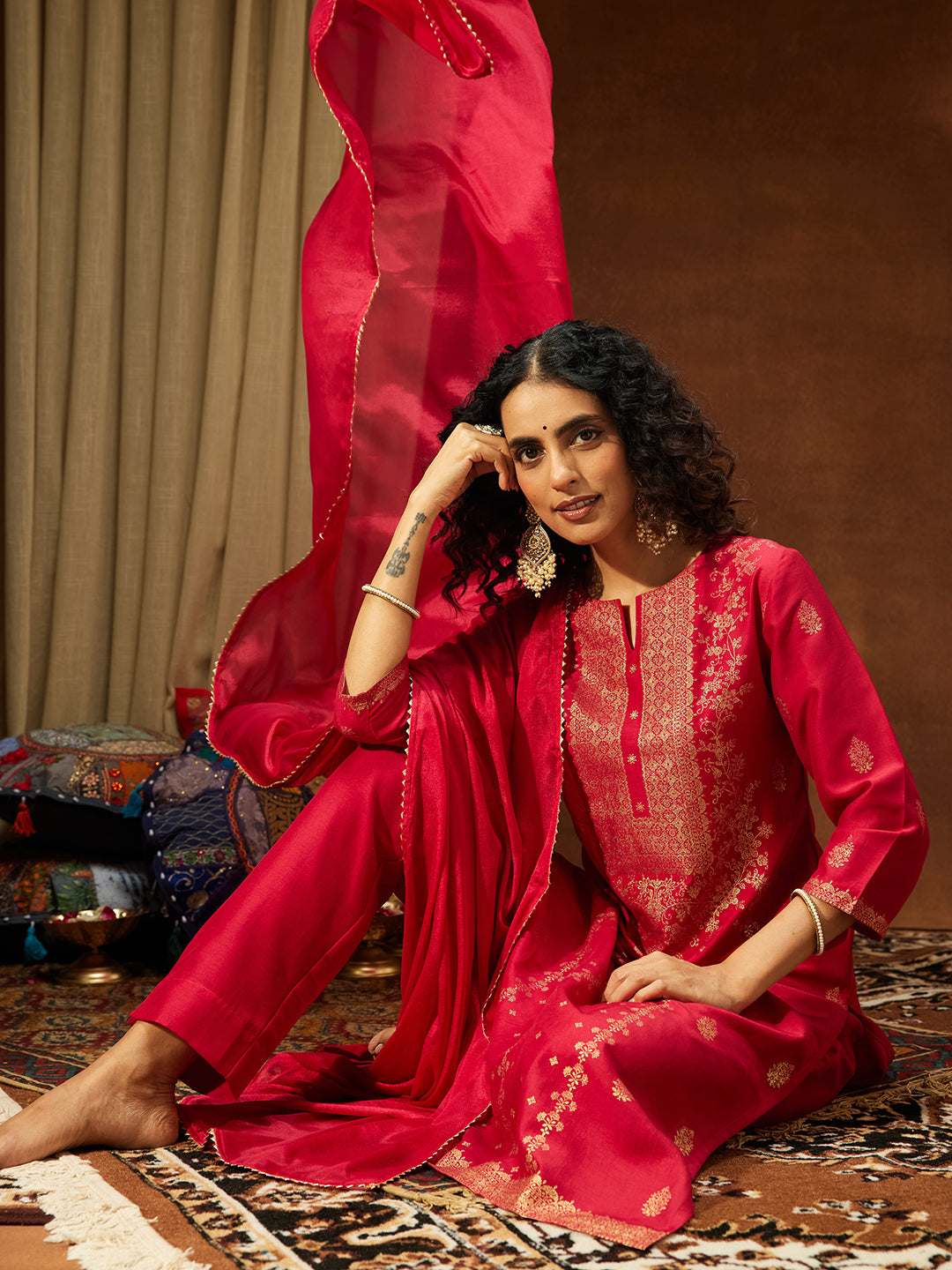 Janasya Women's Pink Silk Blend Gold Foil Printed Straight Kurta Set