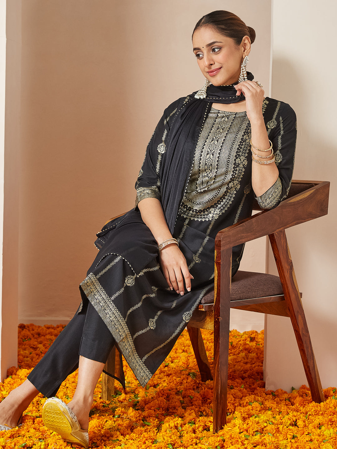 Janasya Women's Black Silk Blend Gold Printed Straight Kurta Set