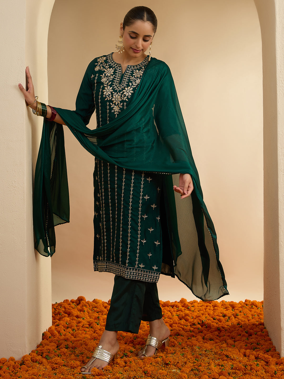 Janasya Women's Bottle Green Silk Blend Floral Zari Embroidered Straight Kurta Set