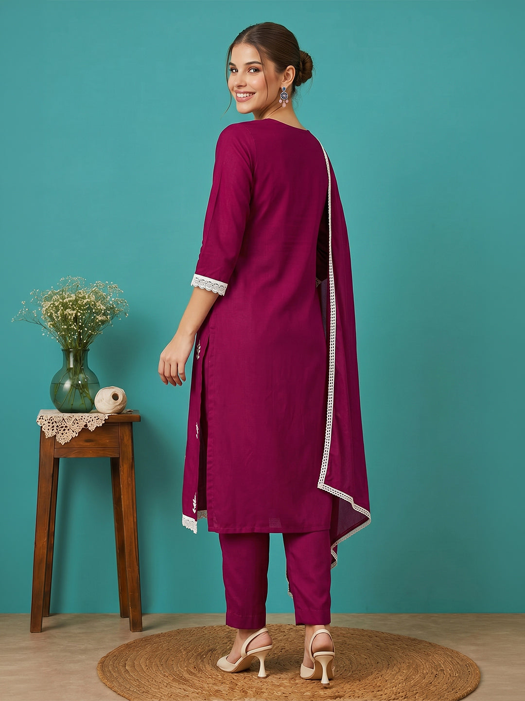 Janasya Women's Pink Silk Blend Embroidered Straight Kurta Set With Dupatta