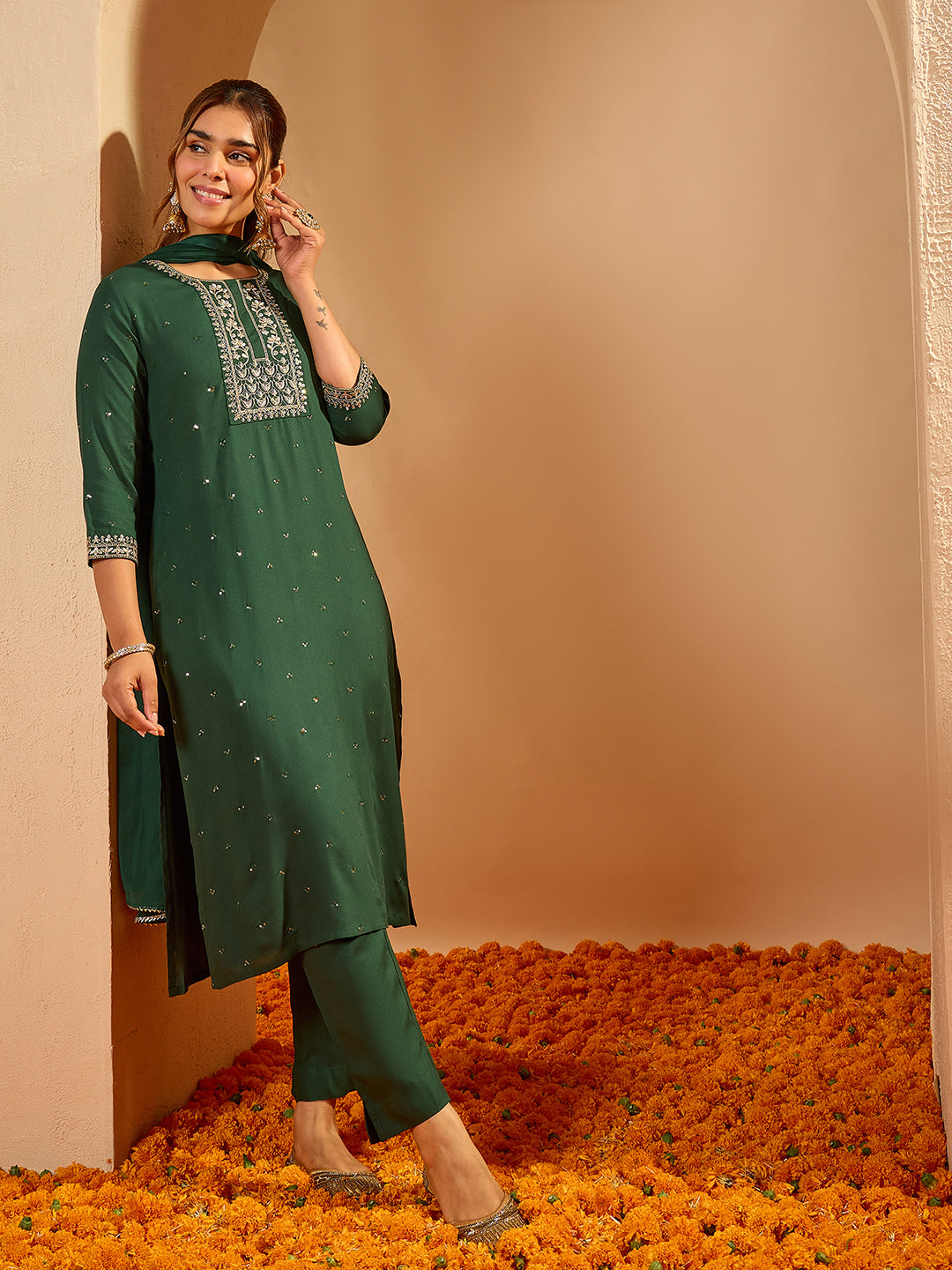 Janasya Women's Dark Green Rayon Floral Zari Embroidered Straight Kurta Set