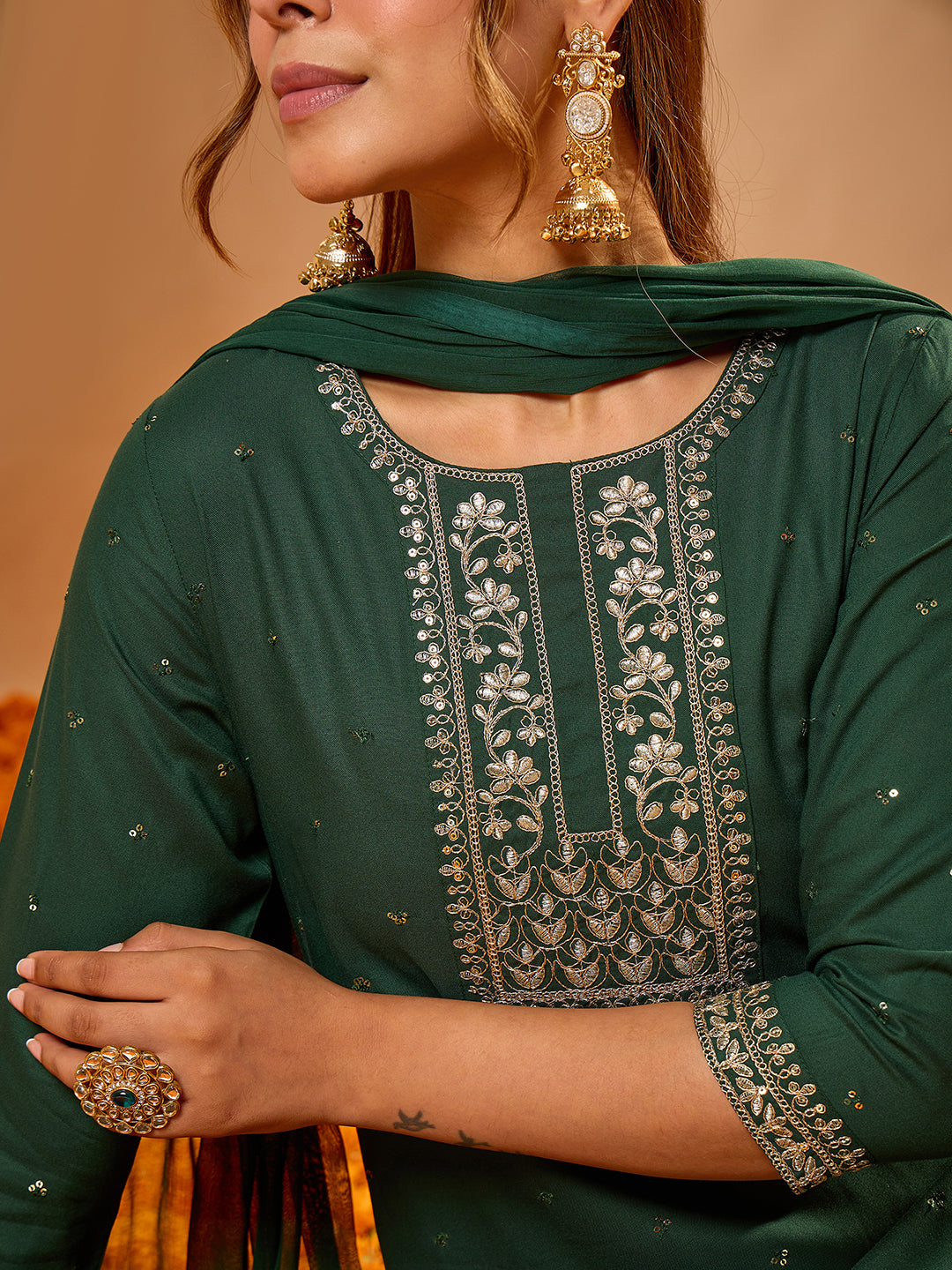 Janasya Women's Dark Green Rayon Floral Zari Embroidered Straight Kurta Set