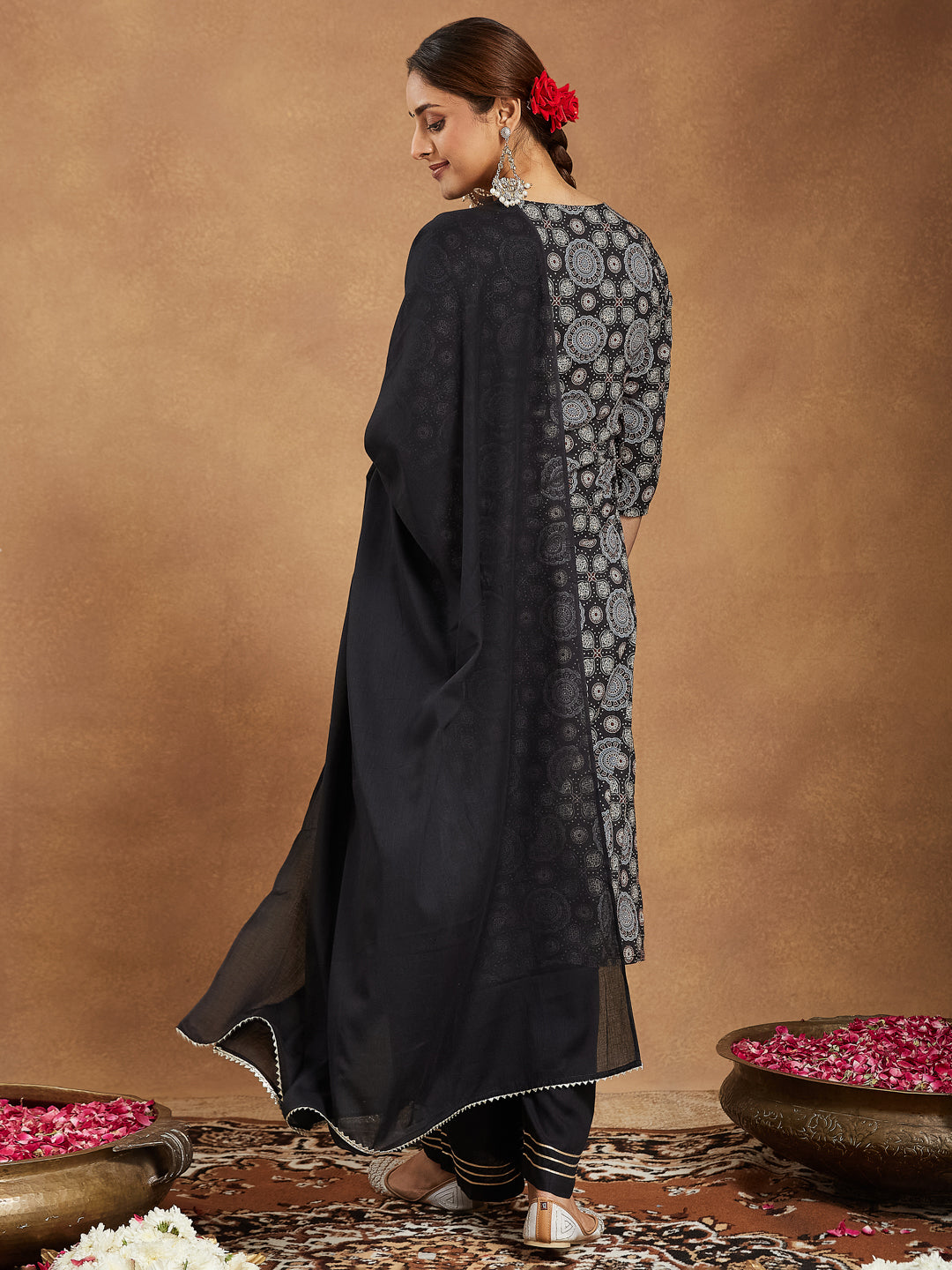Janasya Women's Black Pure Cotton Ajrakh Printed Straight Kurta Set