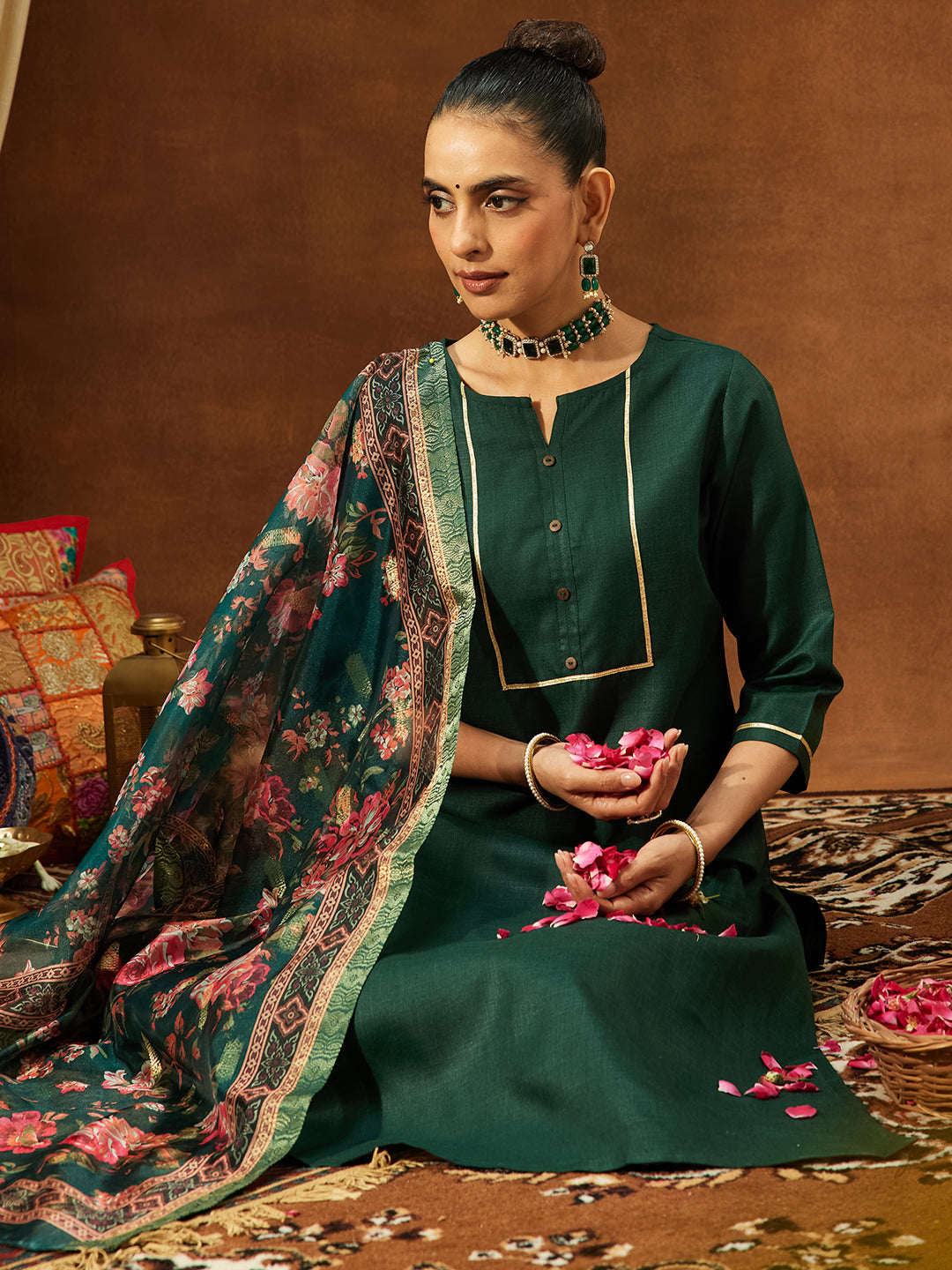 Janasya Women's Dark Green Cotton Blend Yoke Design Straight Kurta Set With Printed Dupatta