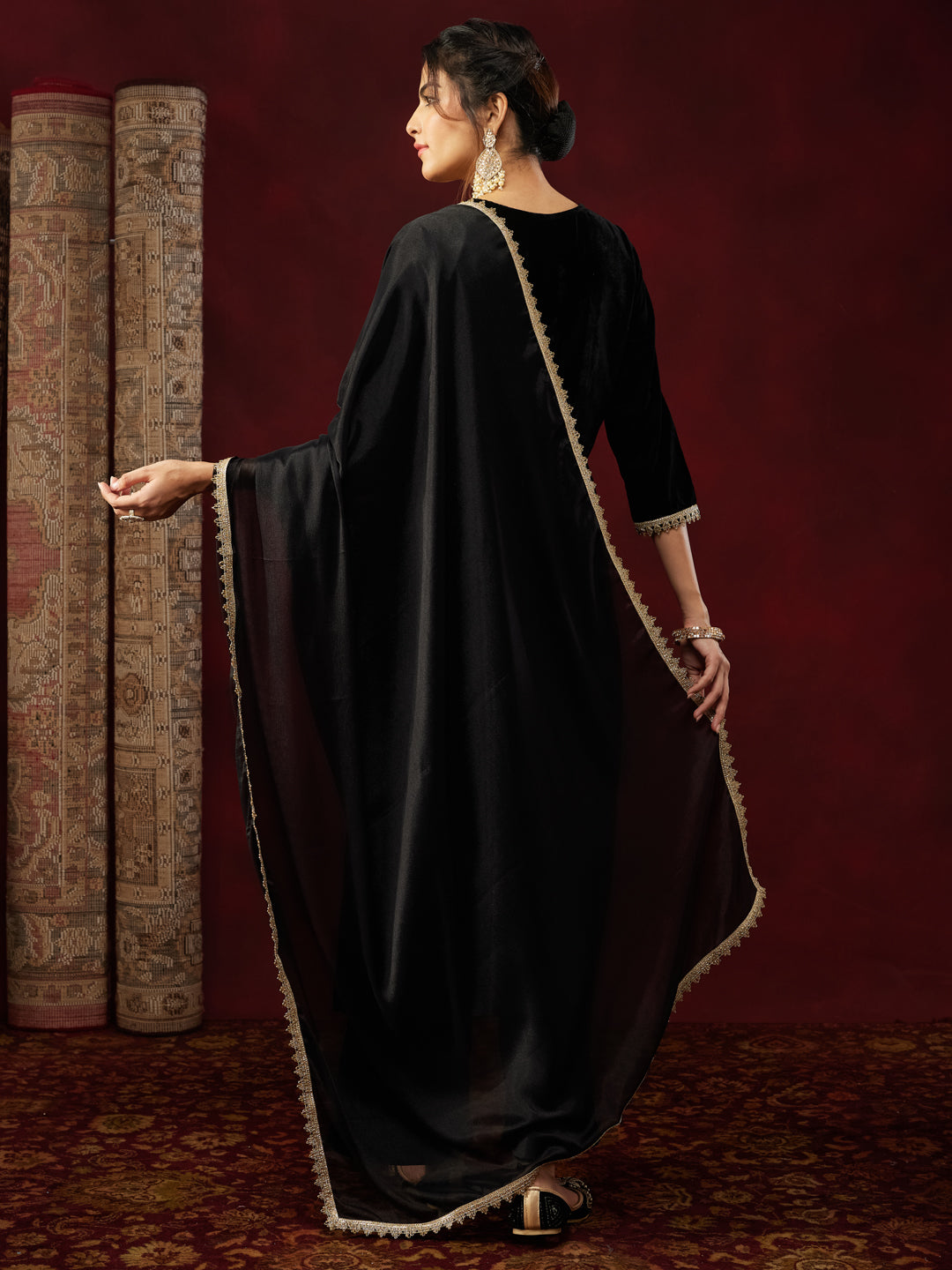 Janasya Women's Black Velvet Zari Yoke Embroidered Straight Kurta Set