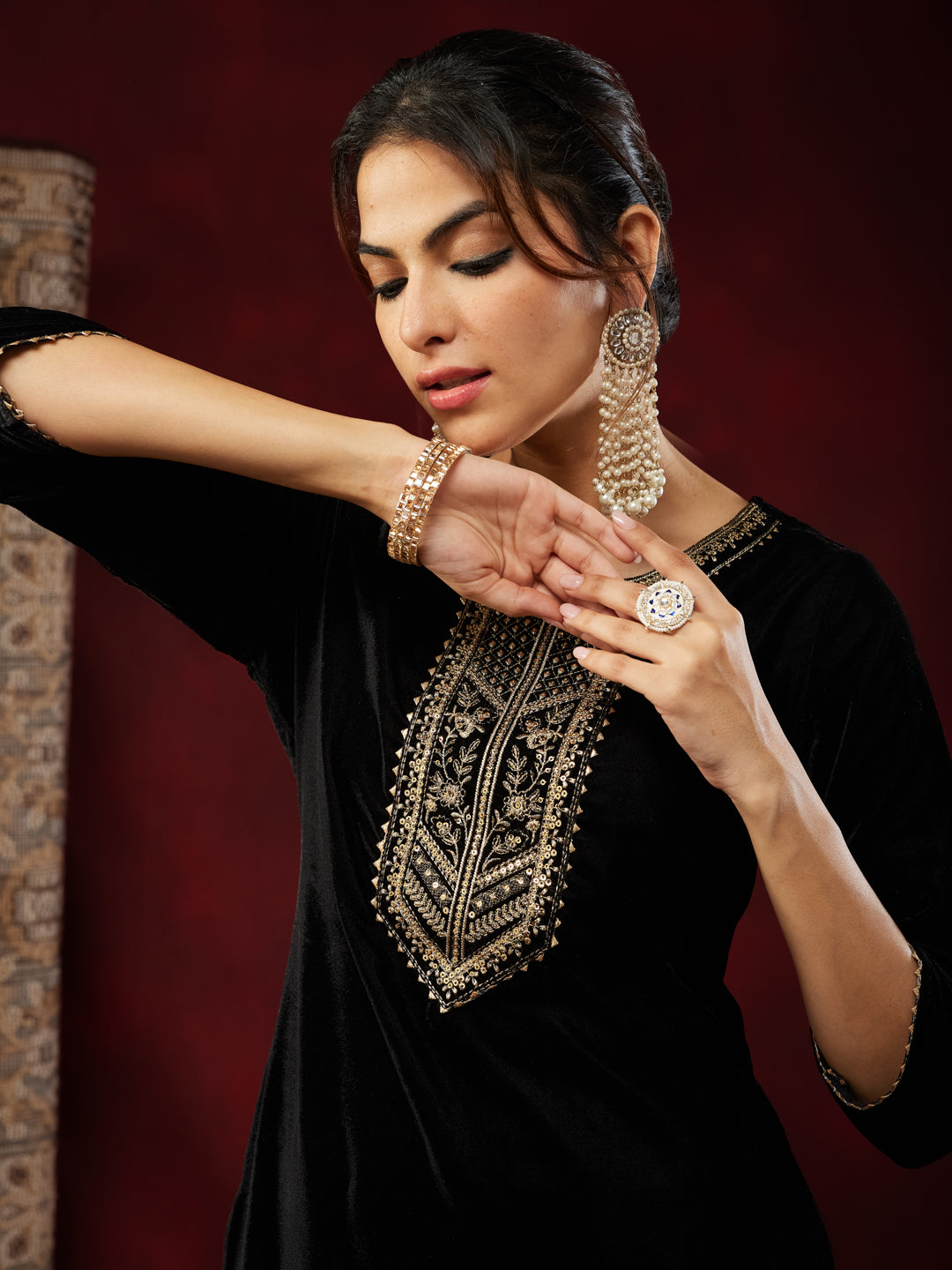 Janasya Women's Black Velvet Zari Yoke Embroidered Straight Kurta Set