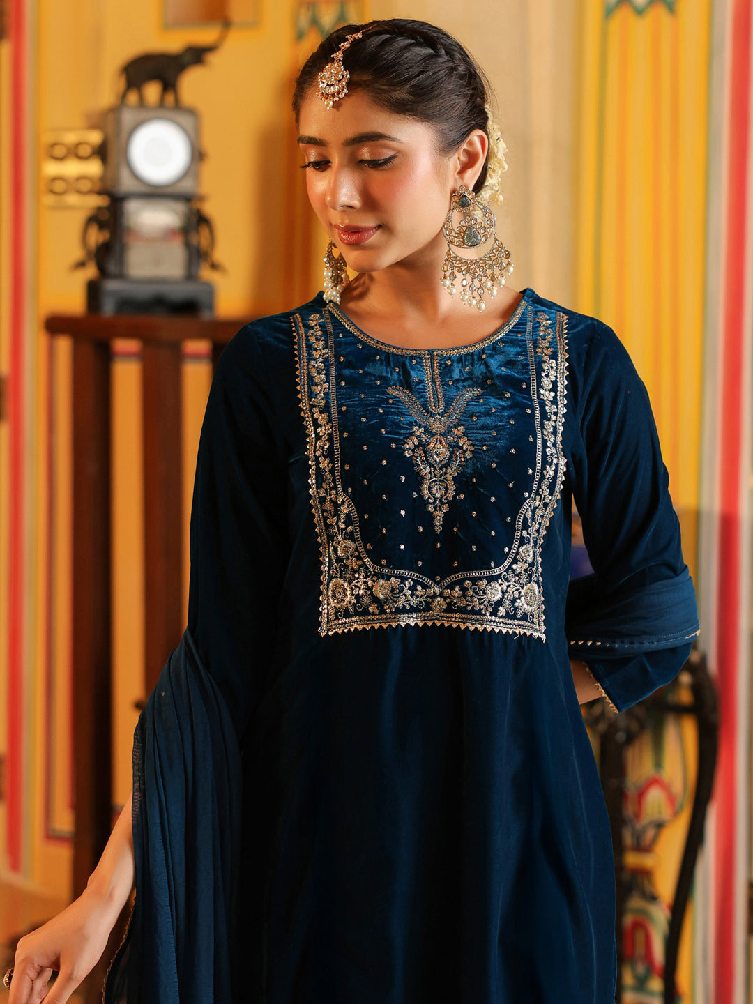 Janasya Women's Teal Blue Velvet Zari Yoke Embroidered Straight Kurta Set