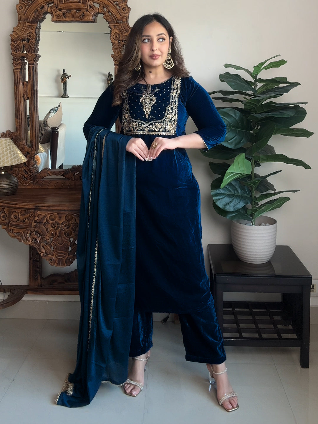 Janasya Women's Teal Blue Velvet Zari Yoke Embroidered Straight Kurta Set