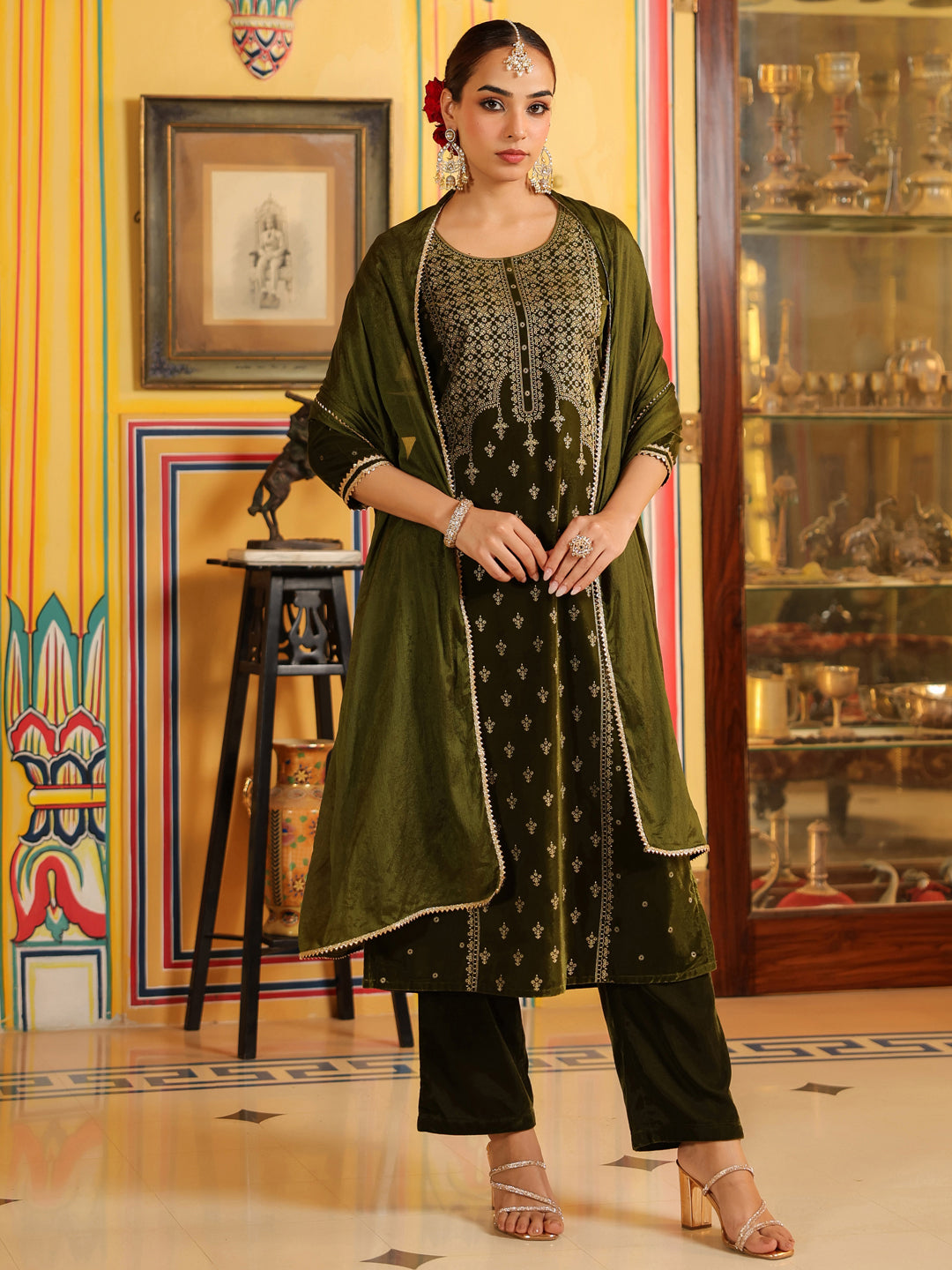Janasya Women's Olive Green Velvet Gold Foil Printed Straight Kurta Set
