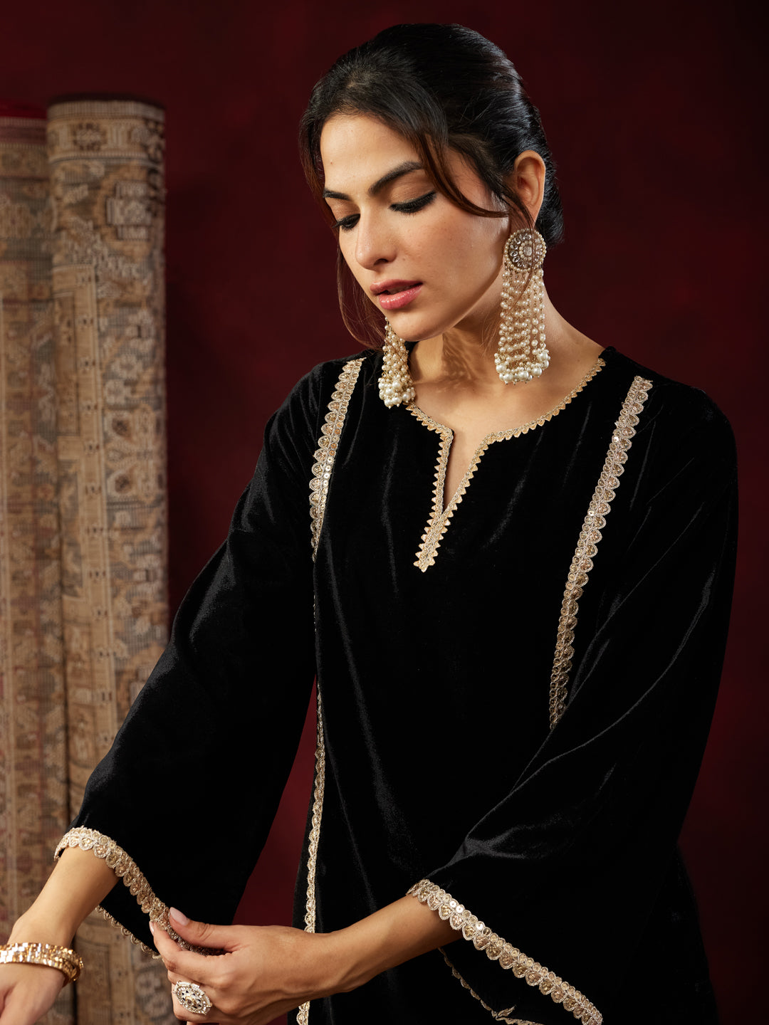 Janasya Women's Black Velvet Embellished Straight Kurta Set