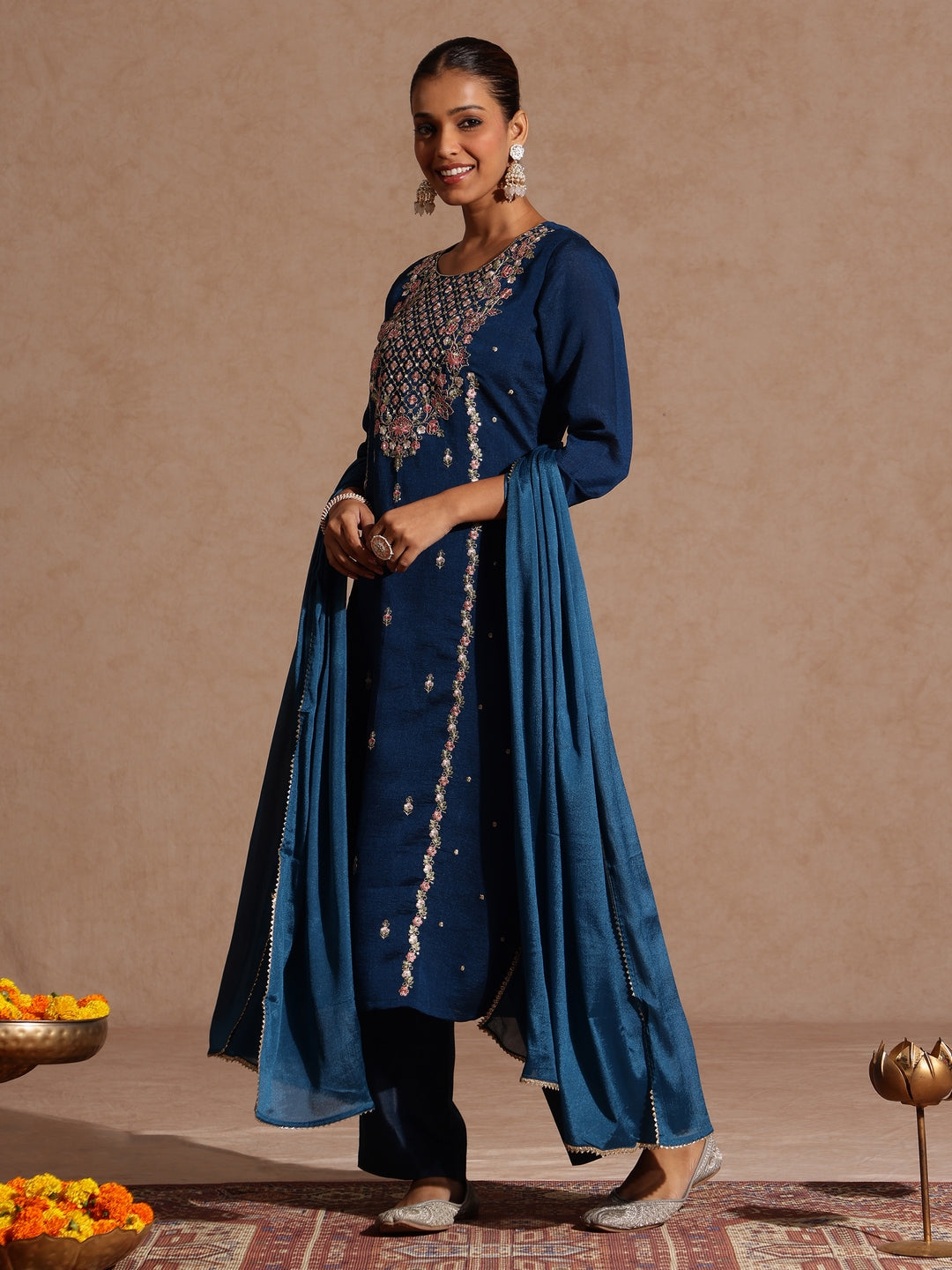 Janasya Women's Teal Blue Silk Blend Zari Embroidered Straight Kurta Set