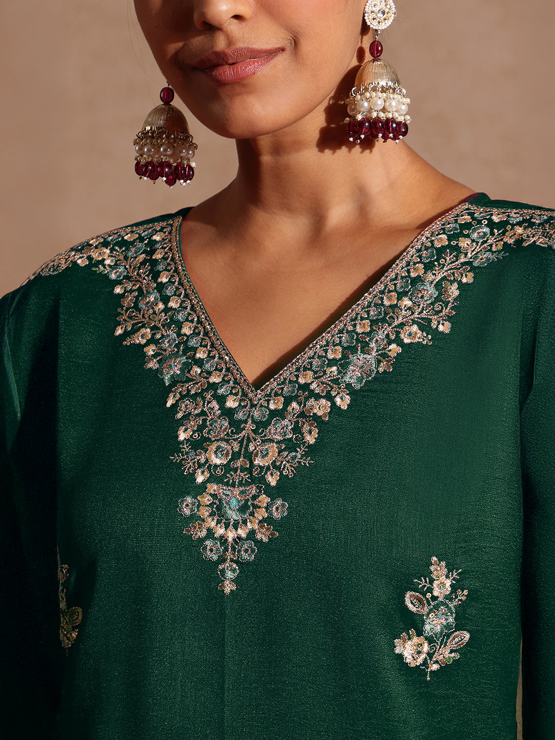 Janasya Women's Bottle Green Silk Blend Zari Embroidered Straight Kurta Set