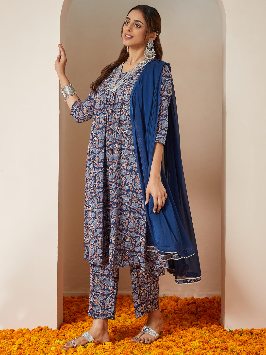 Janasya Women's Blue Pure Cotton Yoke Design Floral Printed A-line Kurta Set