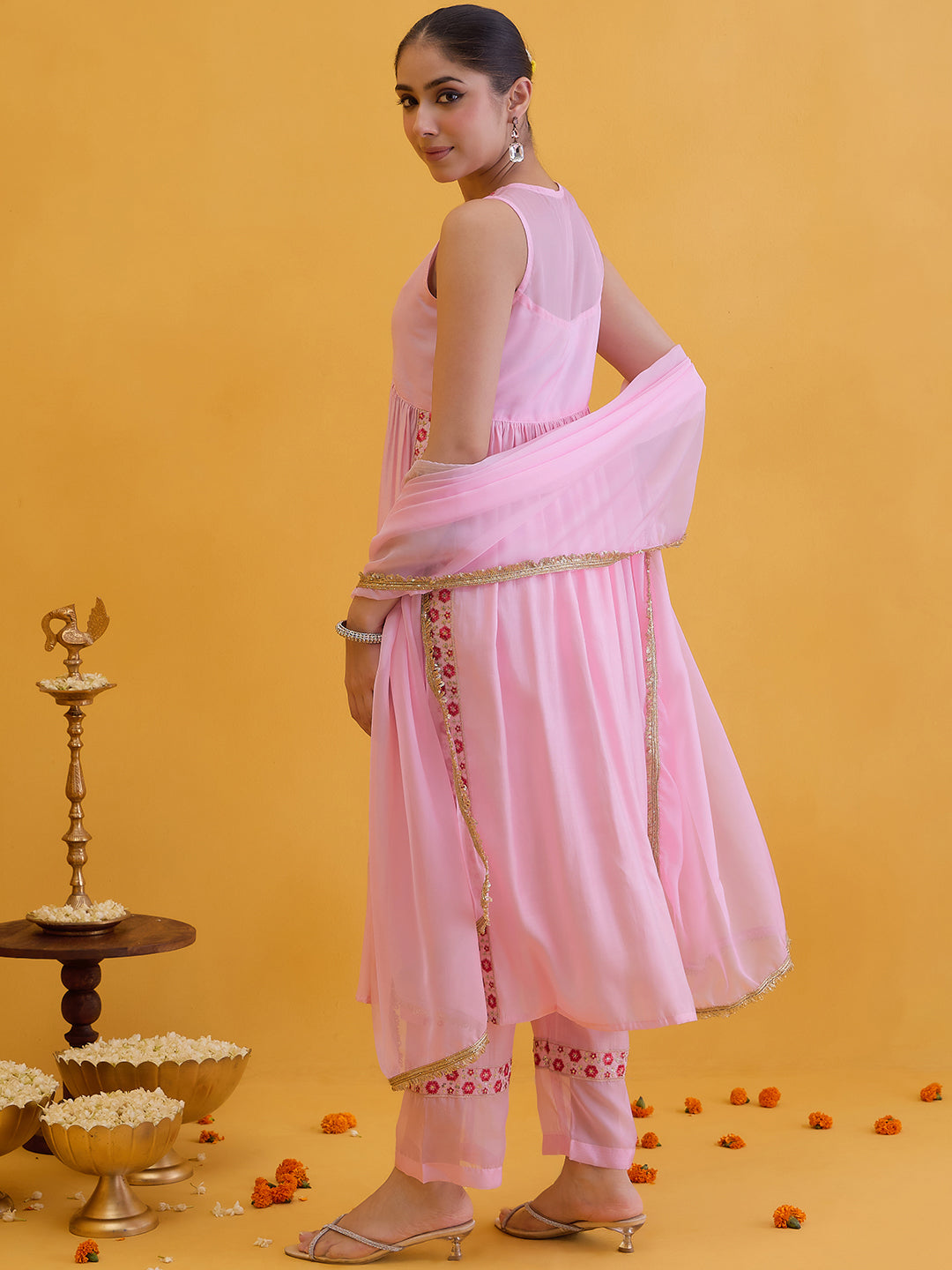 Janasya Women's Baby Pink Chanderi Silk Floral Embroidered Straight Kurta Set