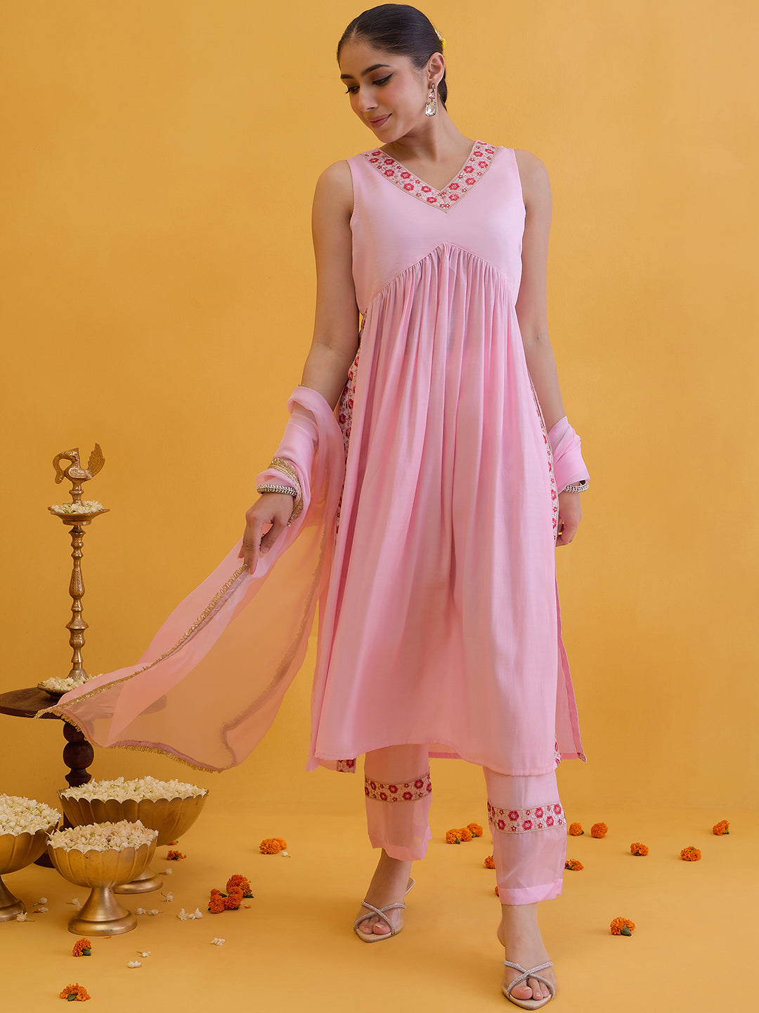 Janasya Women's Baby Pink Chanderi Silk Floral Embroidered Straight Kurta Set