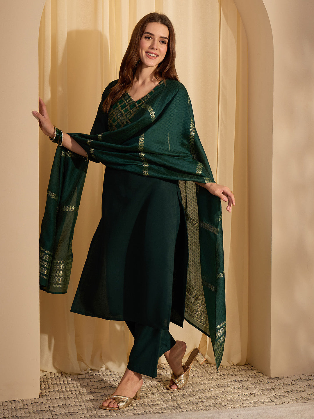 Janasya Women's Bottle Green Cotton Blend Yoke Design Straight Kurta Set with Jacquard Dupatta