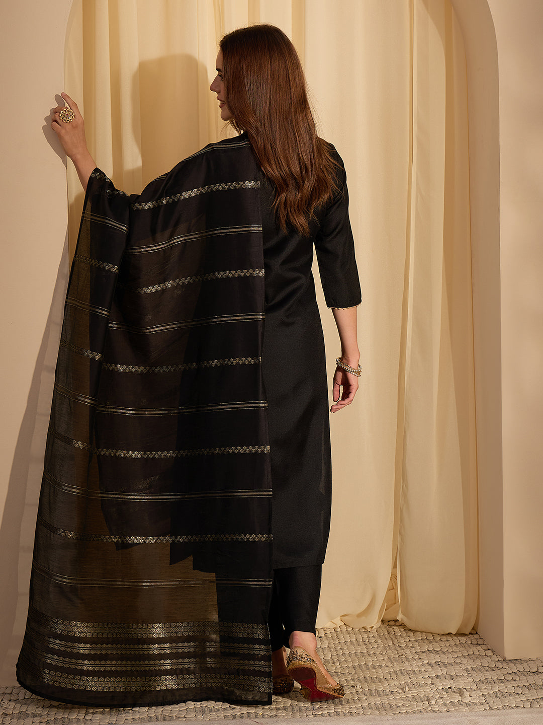 Janasya Women's Black Cotton Blend Yoke Design Straight Kurta Set with Jacquard Dupatta