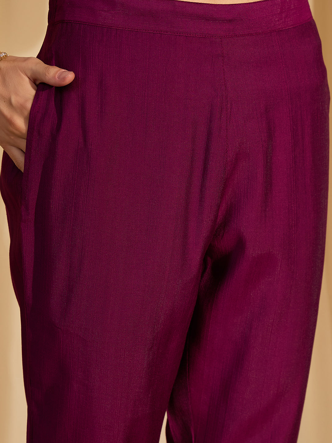 Janasya Women's Purple Silk Blend Zari Yoke Embroidererd Straight Kurta Set