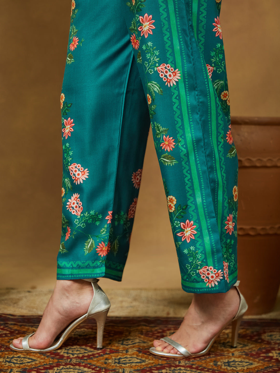 Janasya Women's Teal Blue Cotton Blend Floral Printed Straight Kurta Set