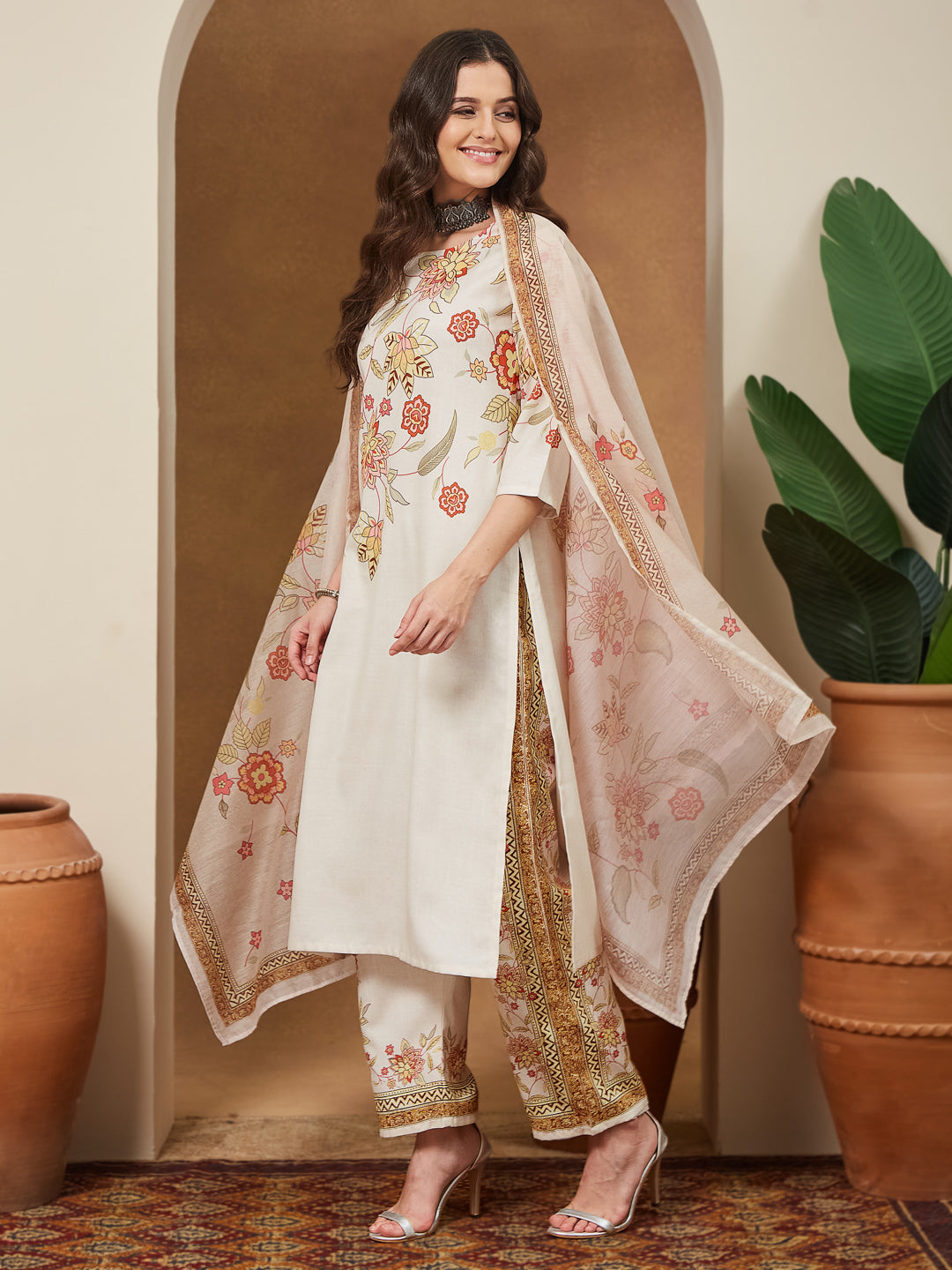 Janasya Women's Cream Cotton Blend Floral Printed Straight Kurta Set