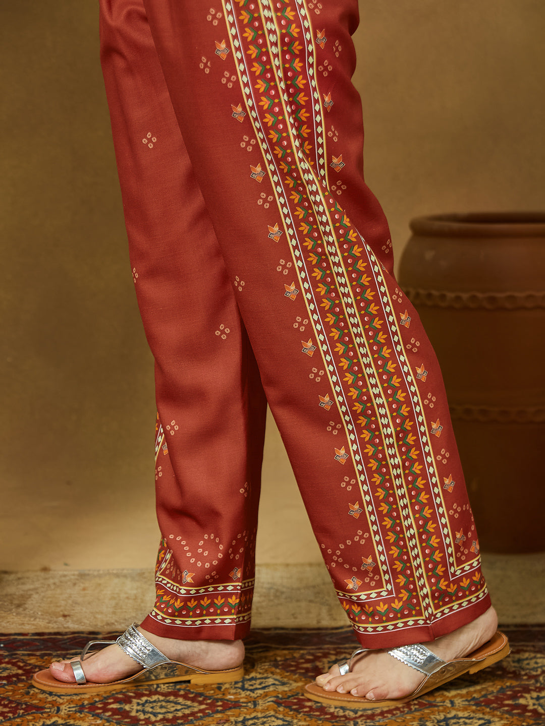 Janasya Women's Rust Cotton Blend Ethnic Motifs Printed Straight Kurta Set