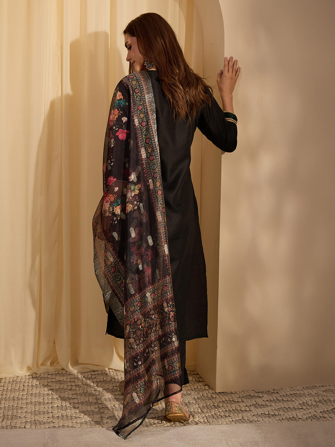 Janasya Women's Black Cotton Blend Yoke Design Straight Kurta Set with Printed Dupatta