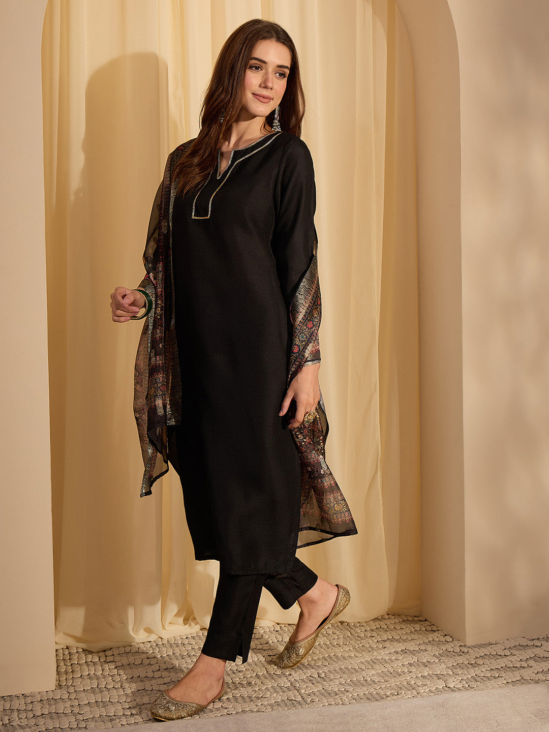 Janasya Women's Black Cotton Blend Yoke Design Straight Kurta Set with Printed Dupatta