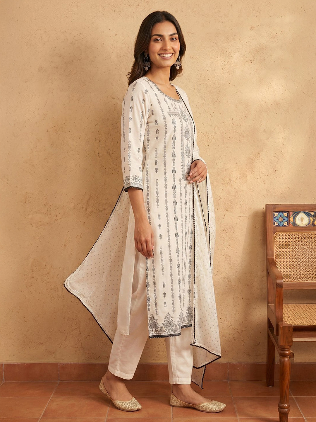 Janasya Women's White Silk Blend Ethnic Printed Straight Kurta Set