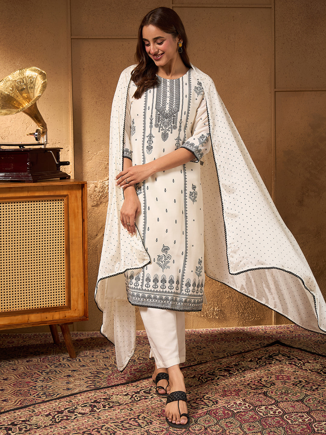 Janasya Women's White Silk Blend Floral Printed Straight Kurta Set