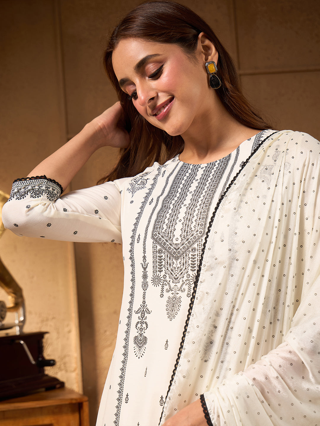Janasya Women's White Silk Blend Floral Printed Straight Kurta Set