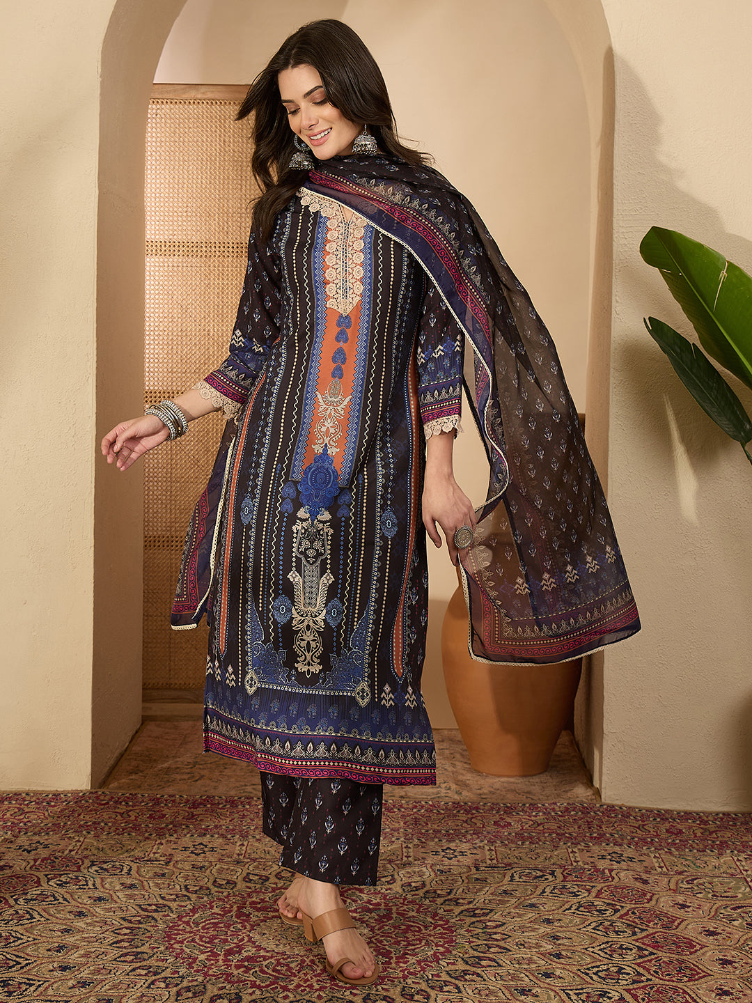 Janasya Women's Black Cotton Blend Printed Straight Kurta Set