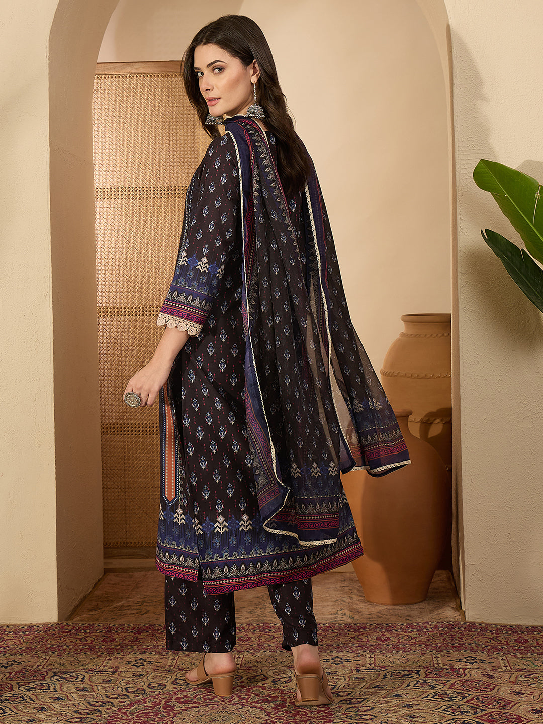 Janasya Women's Black Cotton Blend Printed Straight Kurta Set