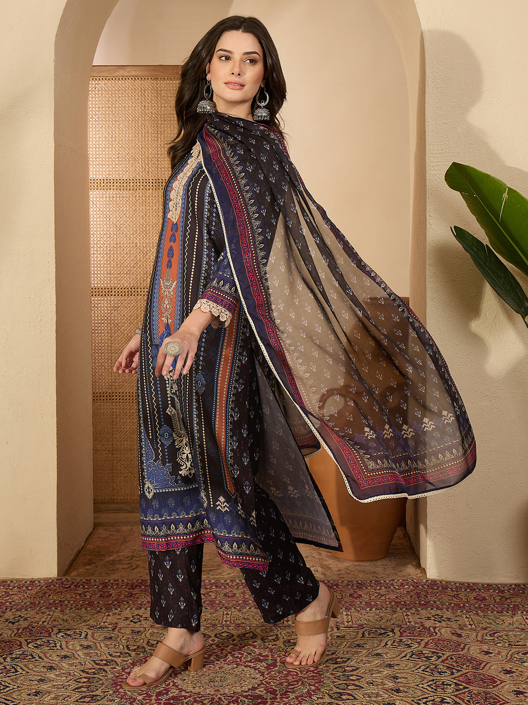 Janasya Women's Black Cotton Blend Printed Straight Kurta Set